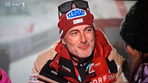 ÖSV-Trainer Klaus Mayrhofer singt im ORF.