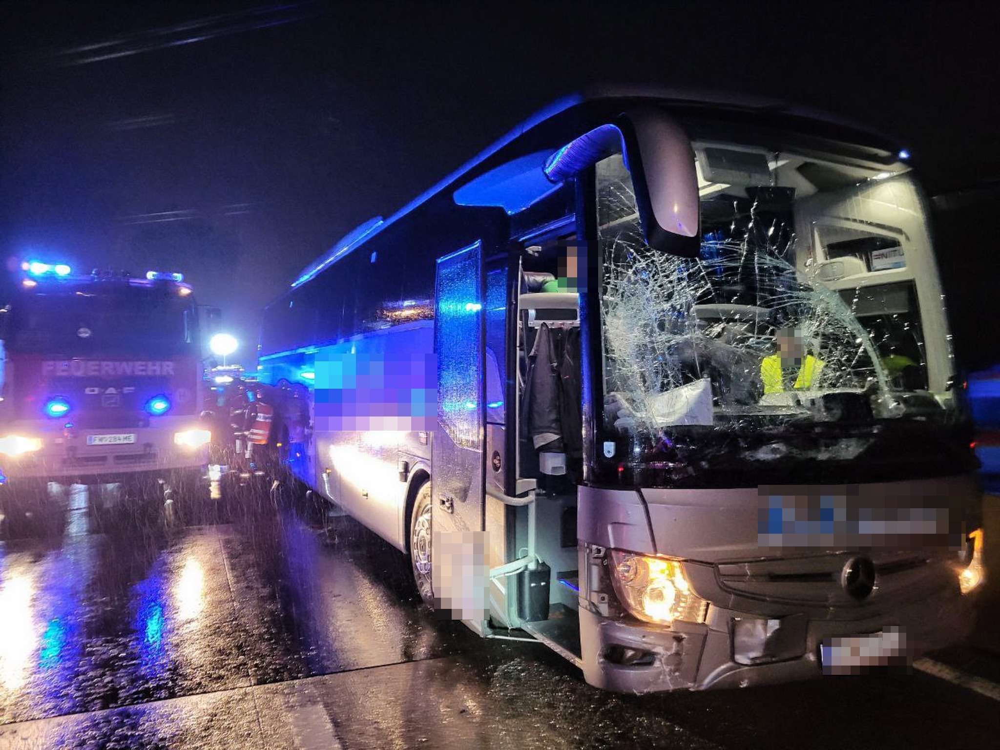 Reisebus-Unfall