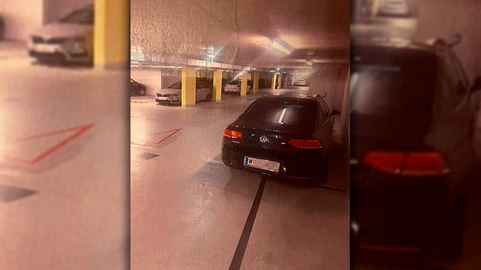 Der schwarze VW Passat soll den Weg versperrt haben.