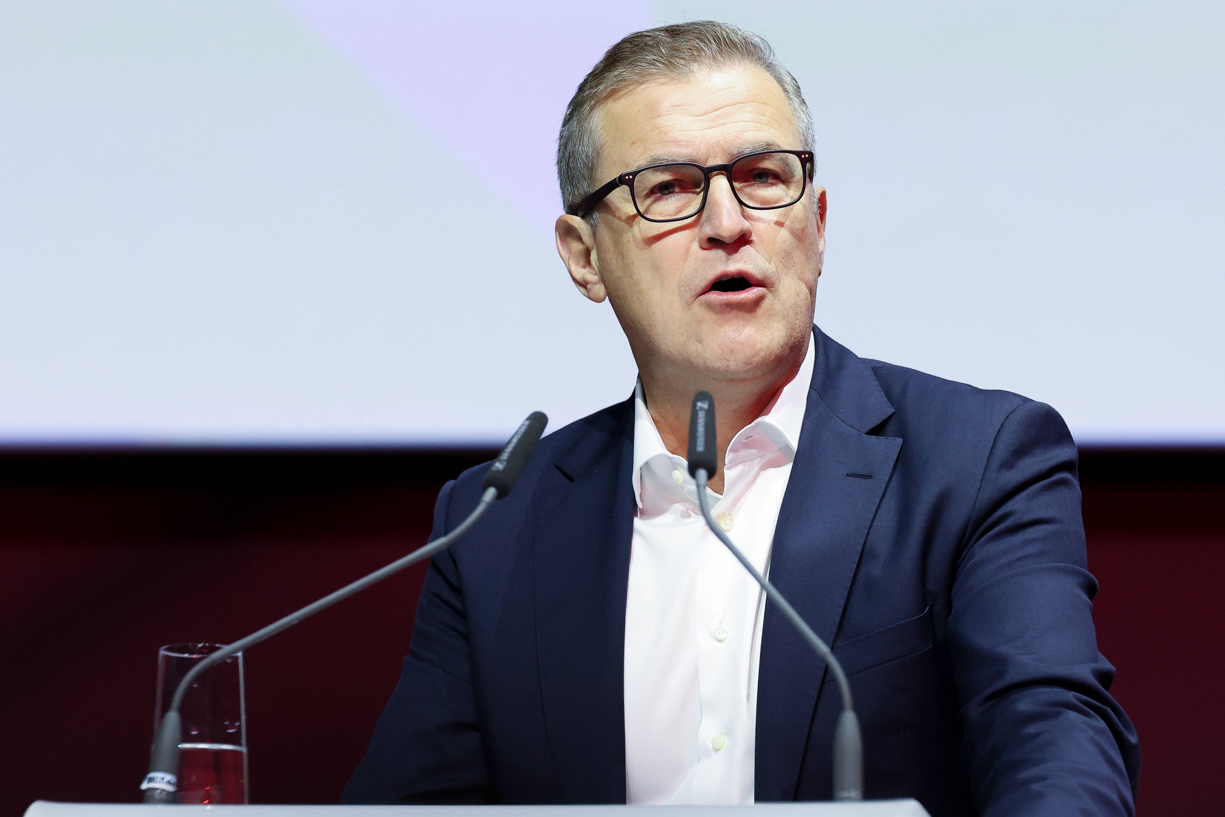 Bayern-Vorstandsvorsitzender Jan-Christian Dreesen sagte bereits ab. 