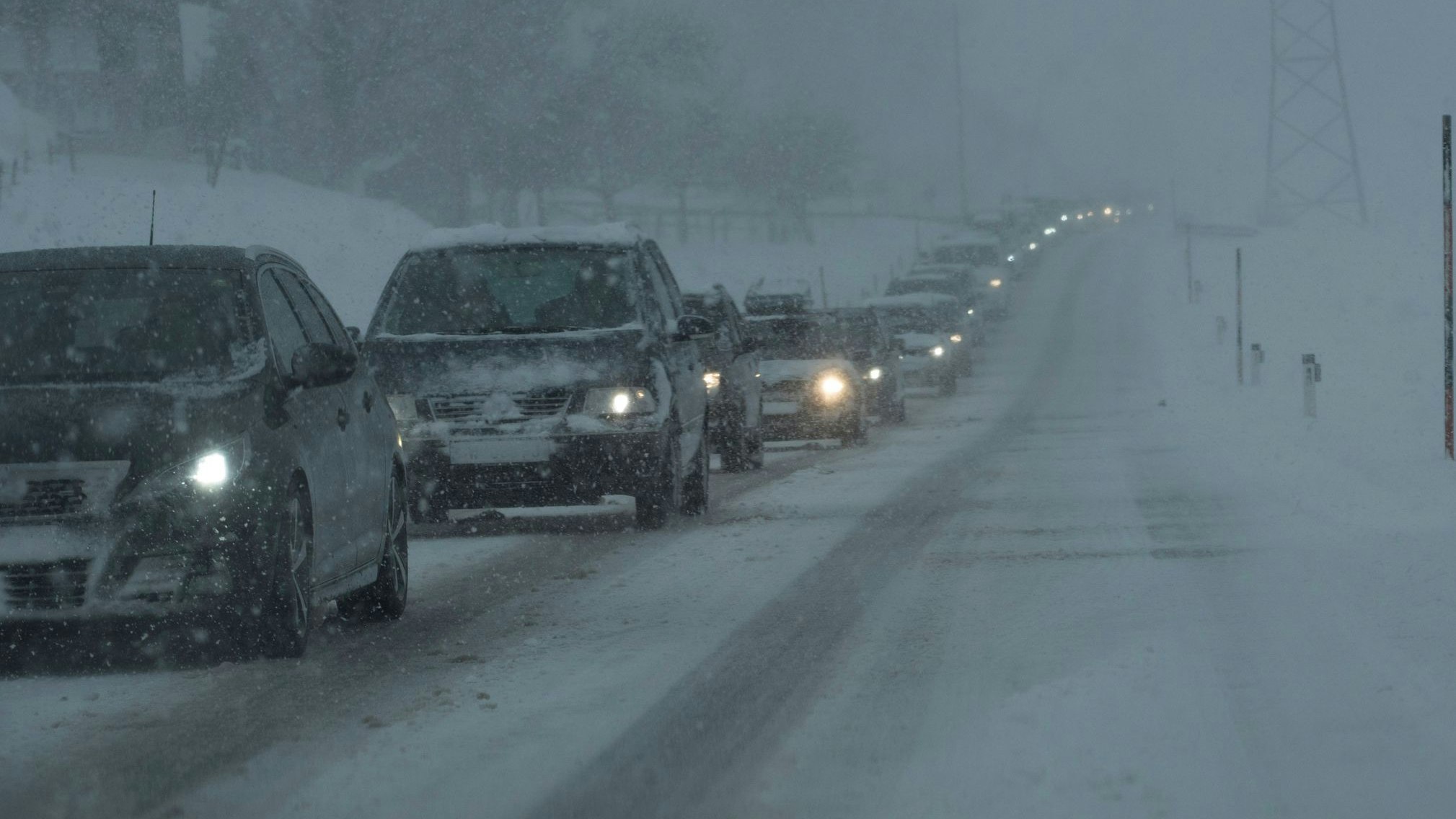 Rund um die Feiertage und mit einem massiven Wintereinbruch wird es in Österreich gewaltig stauen.