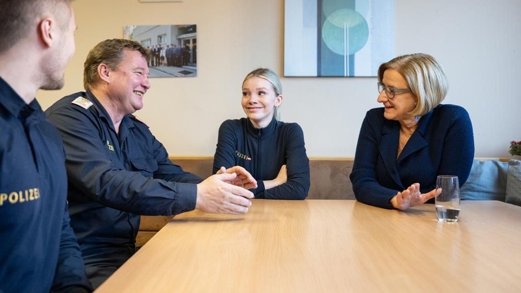 Landeschefin Johanna Mikl-Leitner besuchte Polizei in Klosterneuburg