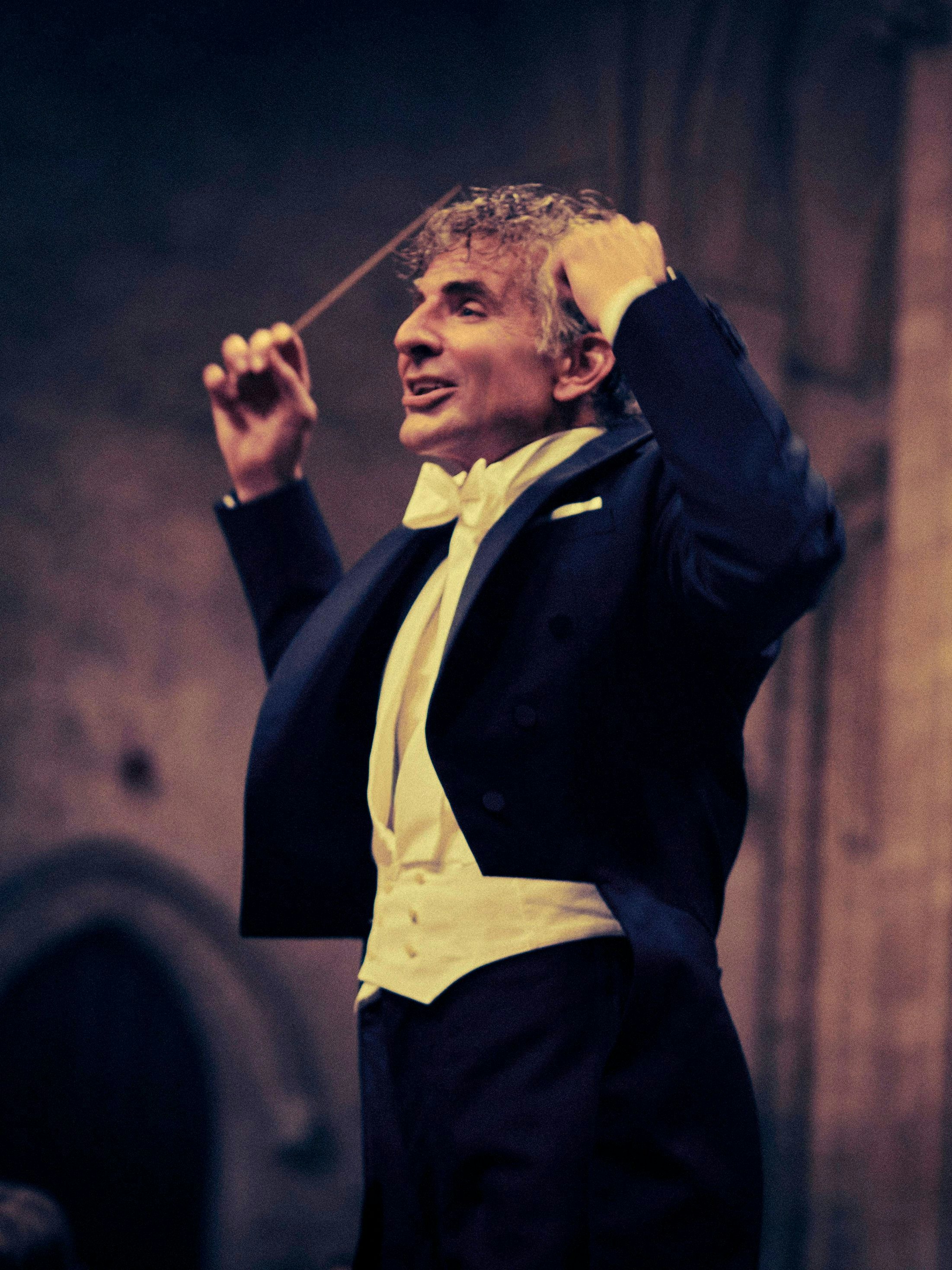Bradley Cooper als leidenschaftlicher Dirigent Leonard Bernstein.