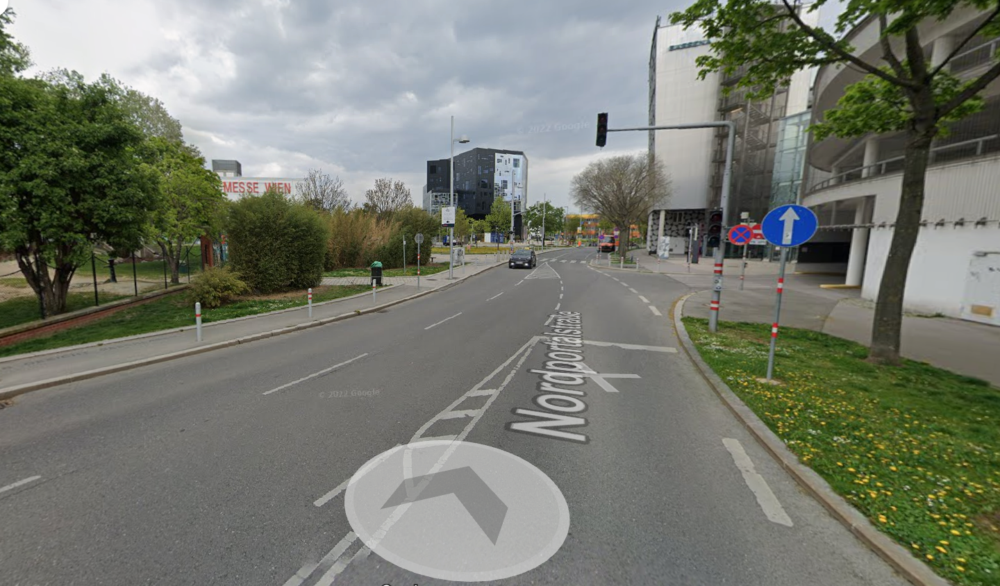 Blick in die Nordportalstraße an der Messe Prater in der Leopoldstadt.