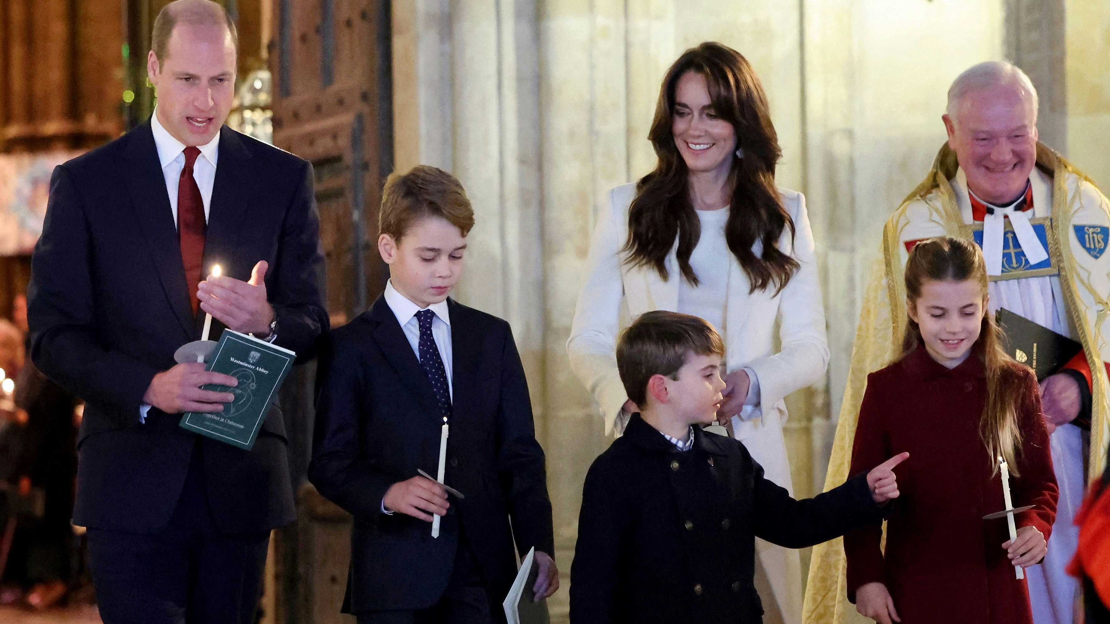 Prinz William und Prinzessin Kate mit ihren Kindern Prinz George, Prinz Louis und Prinzessin Charlotte beim "Together At Christmas" Carol Service in der Westminster Abbey am 08. Dezember in London.