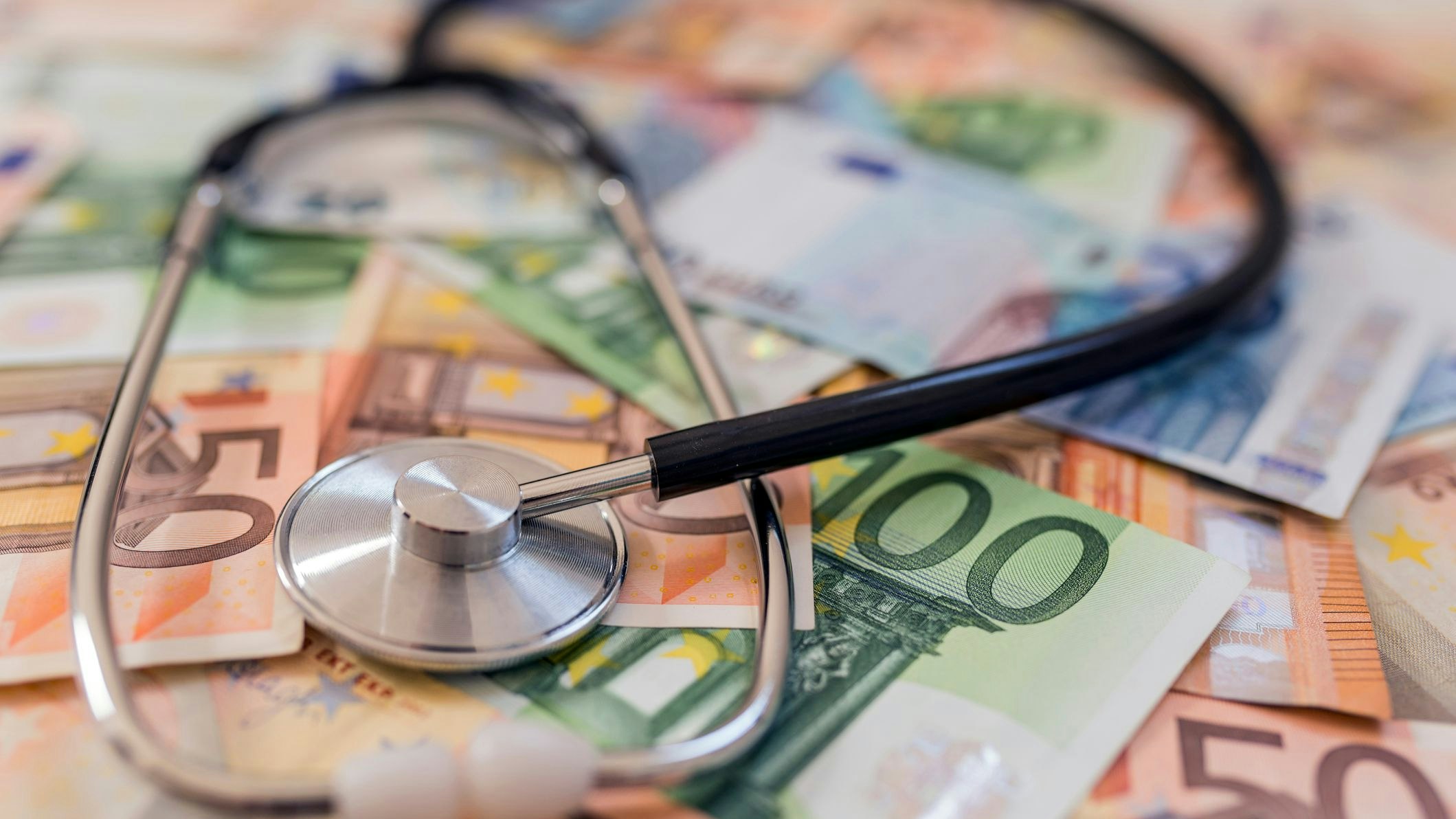 Erst durch Klage der Arbeiterkammer erhielt sie Stufe 3 statt 2 – und nun mehr Geld.