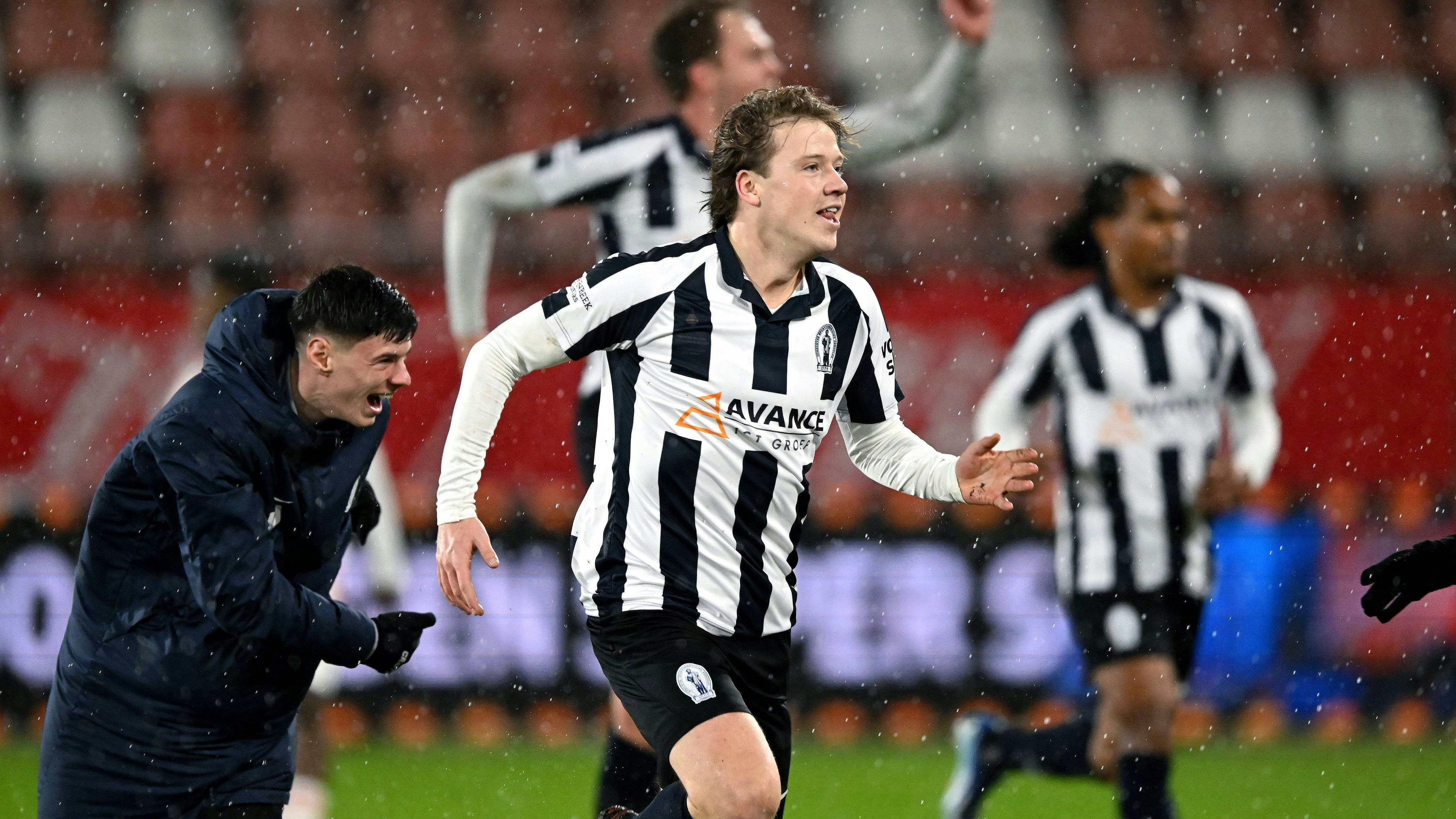 Tim Pieters schnürte einen Doppelpack und bescherte seinen Mitbewohnern einen riesigen Gewinn. 