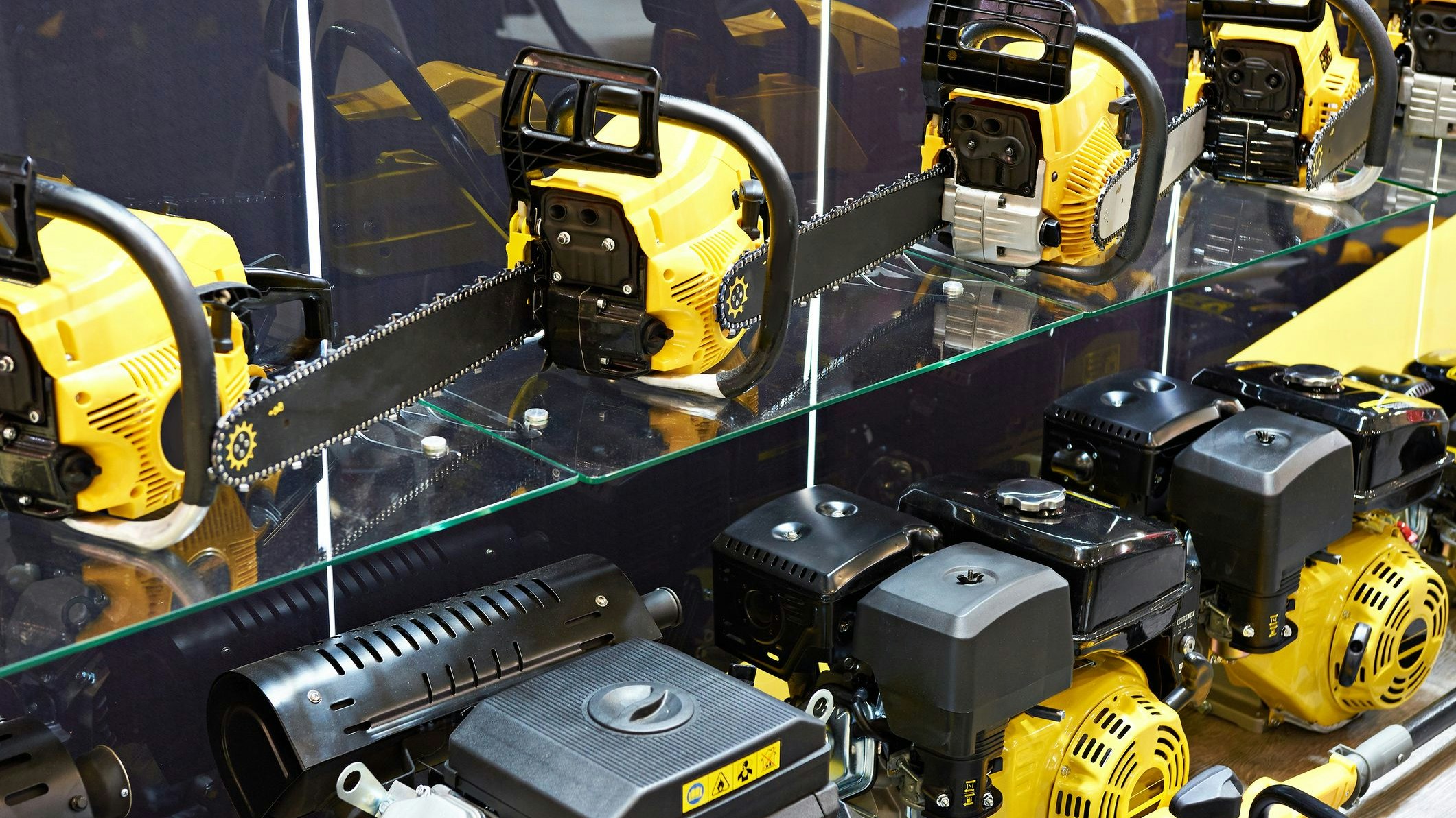 Gasoline chainsaws in the store