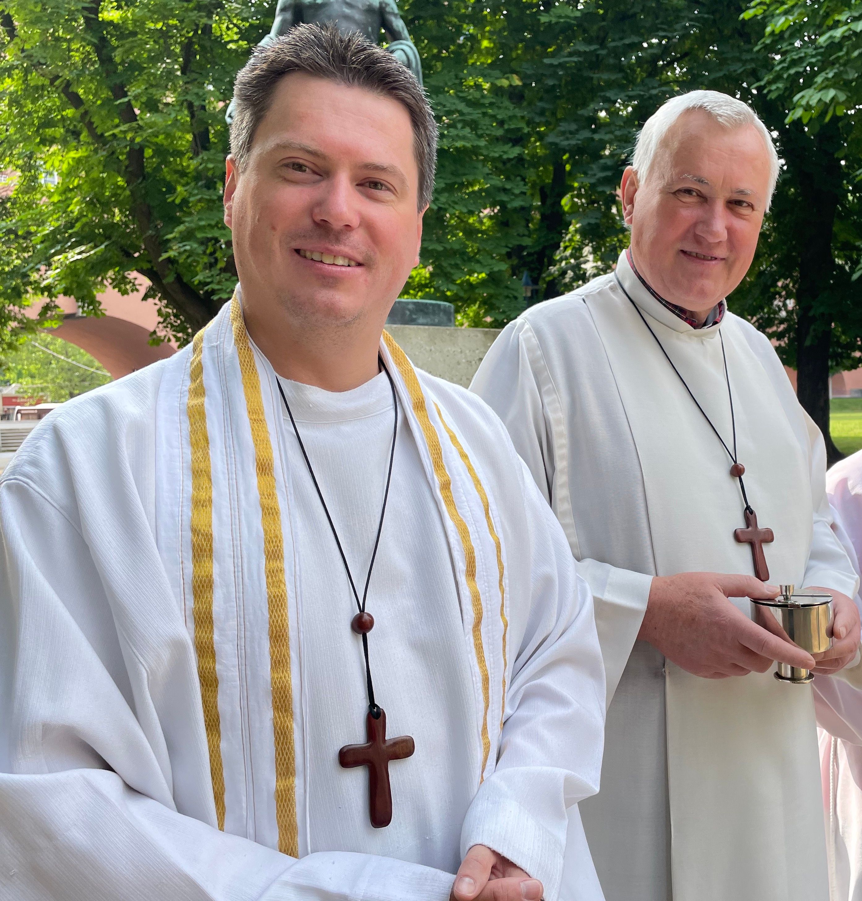 Adam Jurák gemeinsam mit seinem Vater František beim letzten Fronleichnamsfest.