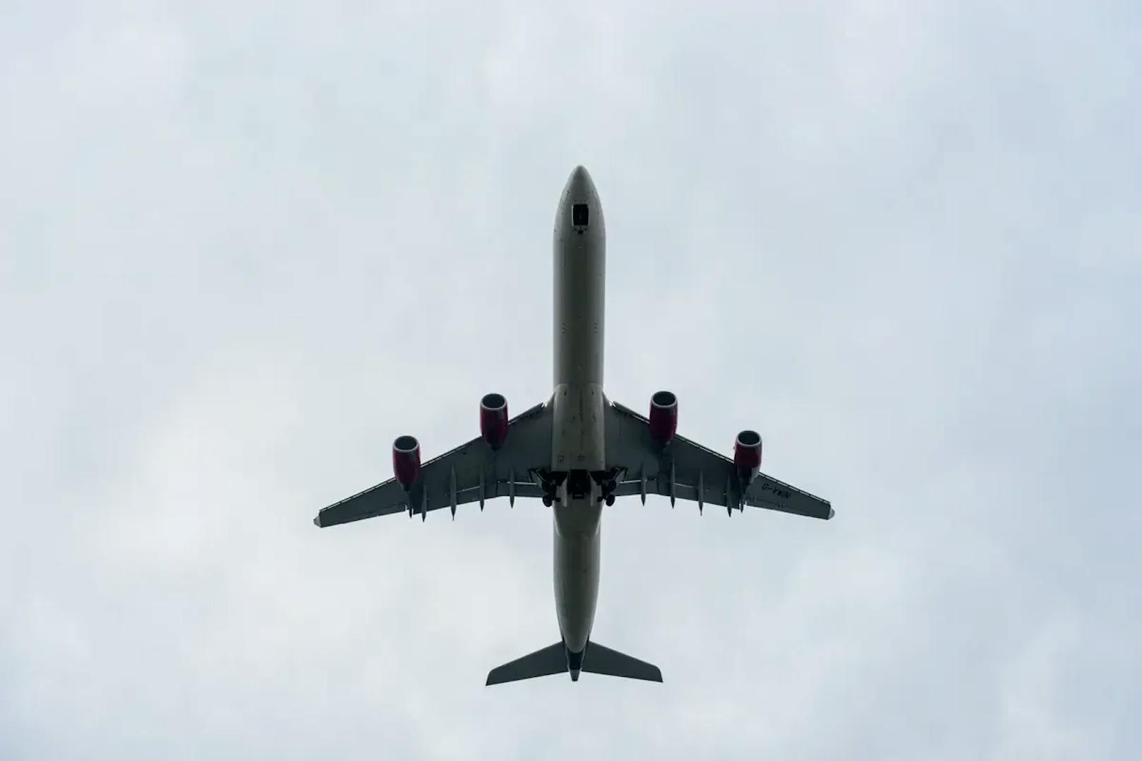 Die Firma ist die Tochtergesellschaft des weltgrößten Flugzeugherstellers Airbus.