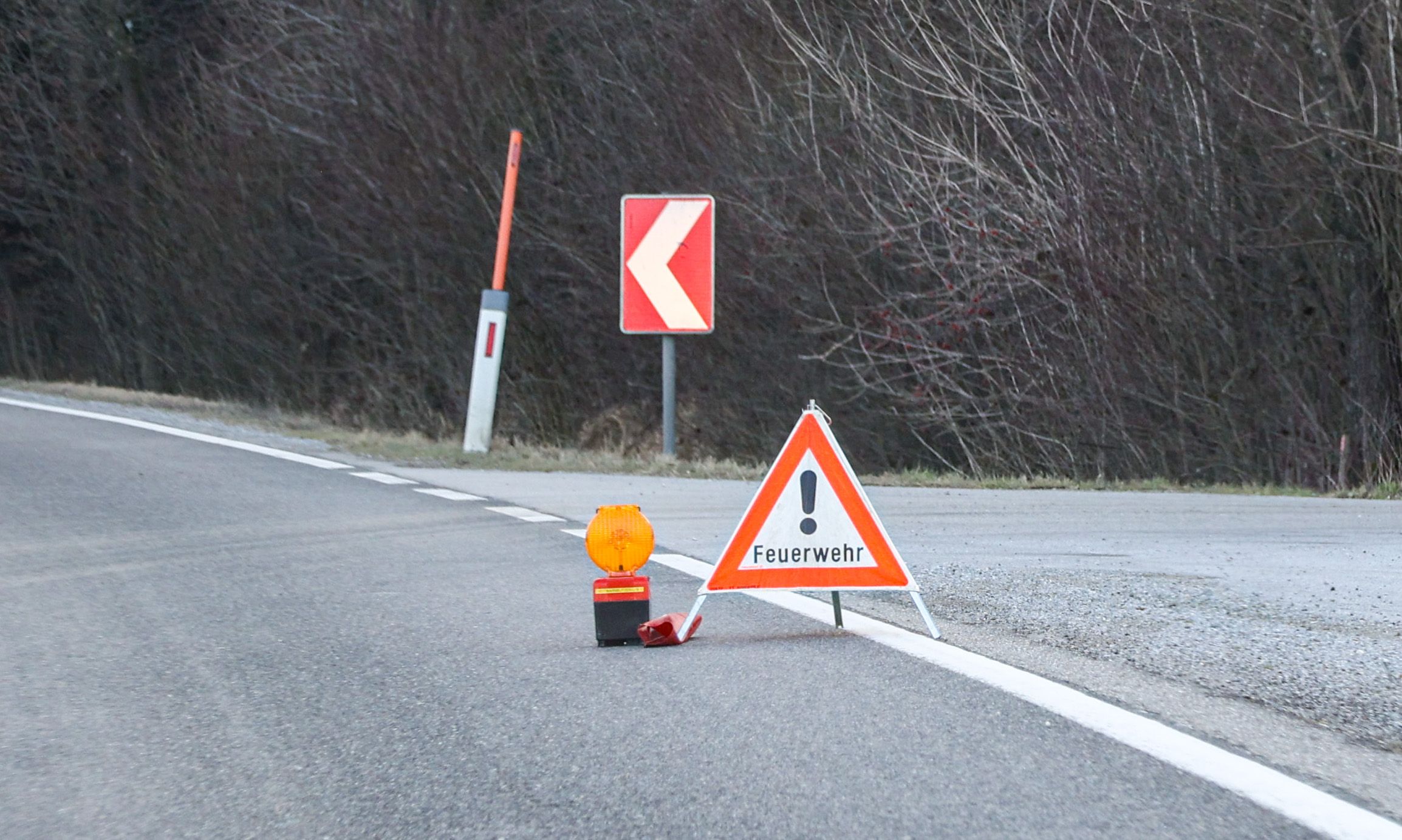 Die Kärntner Polizei sucht nach einem Fahrzeuglenker. (Symbolbild)