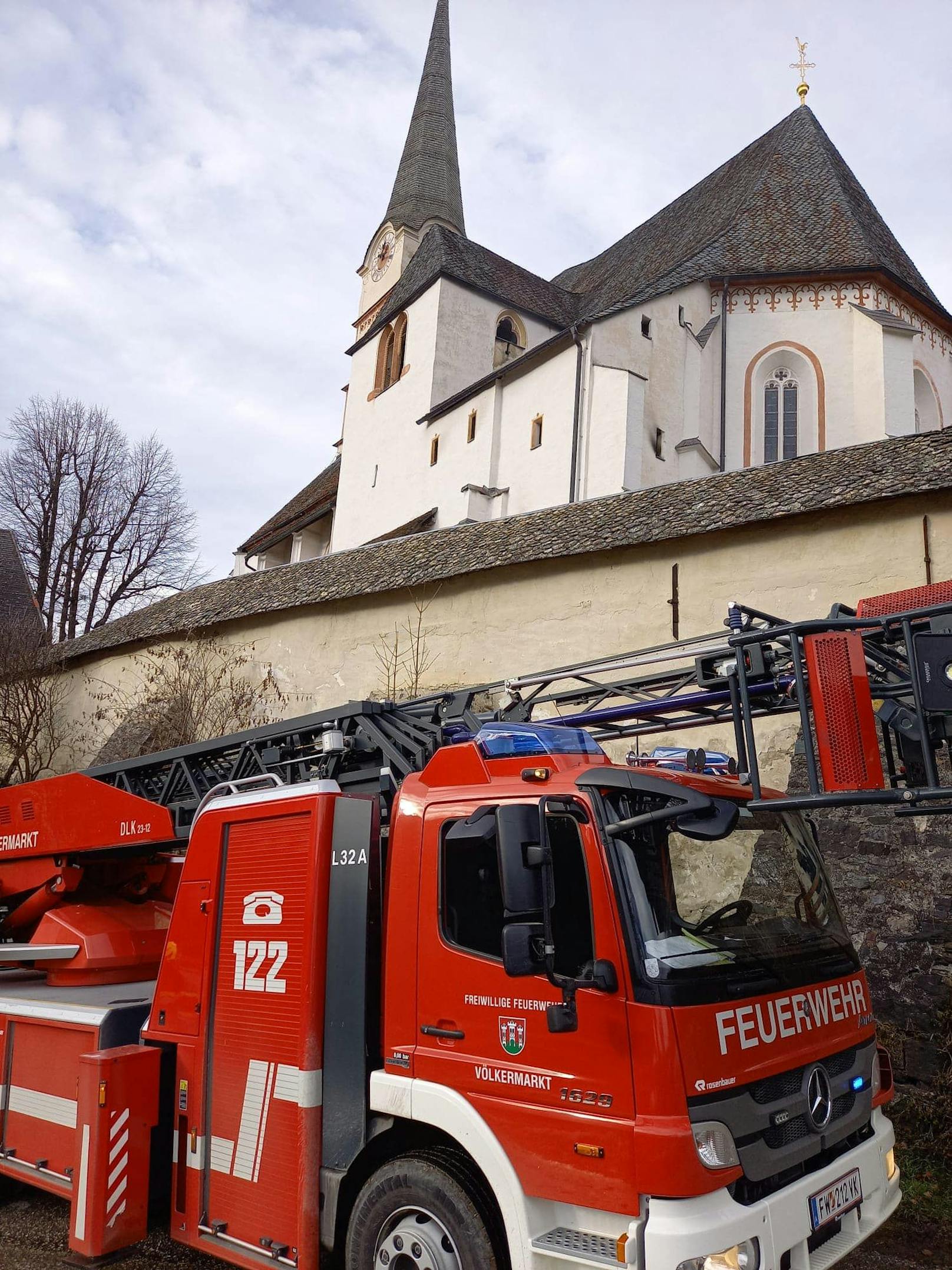 In Eberstein standen mehrere Feuerwehren bei einem Brand im Einsatz.