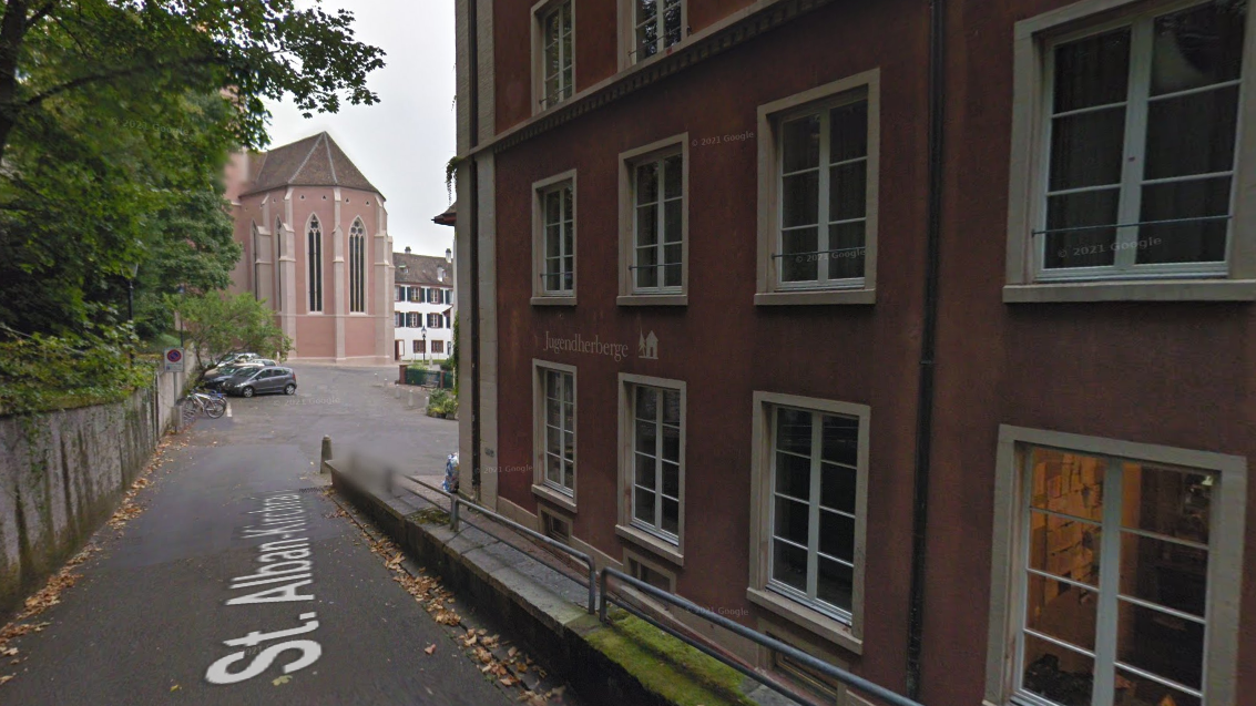 Die Jugendherberge im malerischen Basler St. Alban-Quartier nannte ein Deutscher zwölf Jahre lang sein Zuhause – behauptet dieser zumindest.