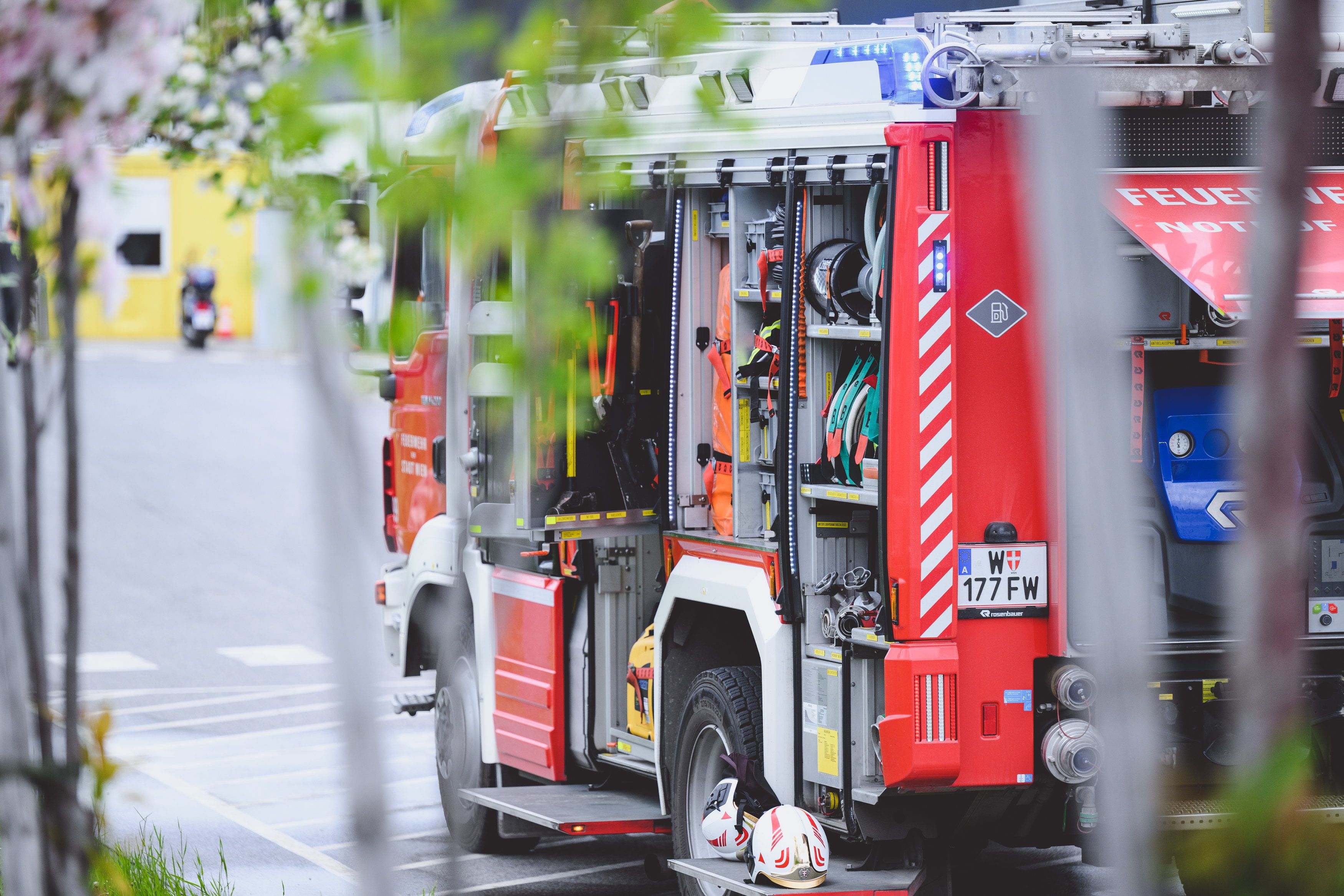 Am Heiligen Abend wurde die Feuerwehr zu mehreren Brandeinsätzen alarmiert. (Symbolbild)