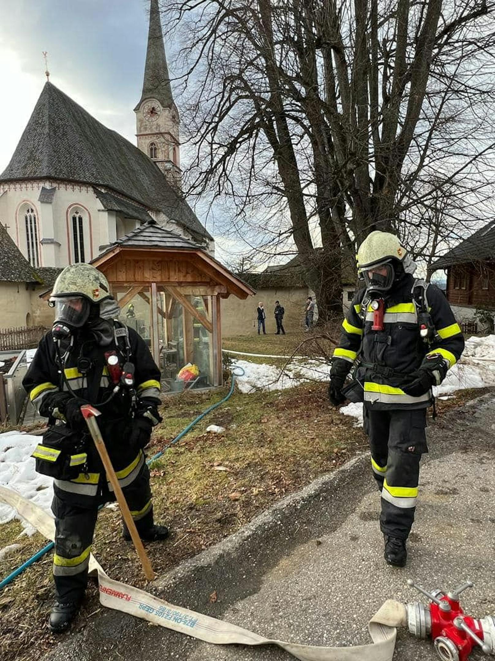 In Eberstein standen mehrere Feuerwehren bei einem Brand im Einsatz.