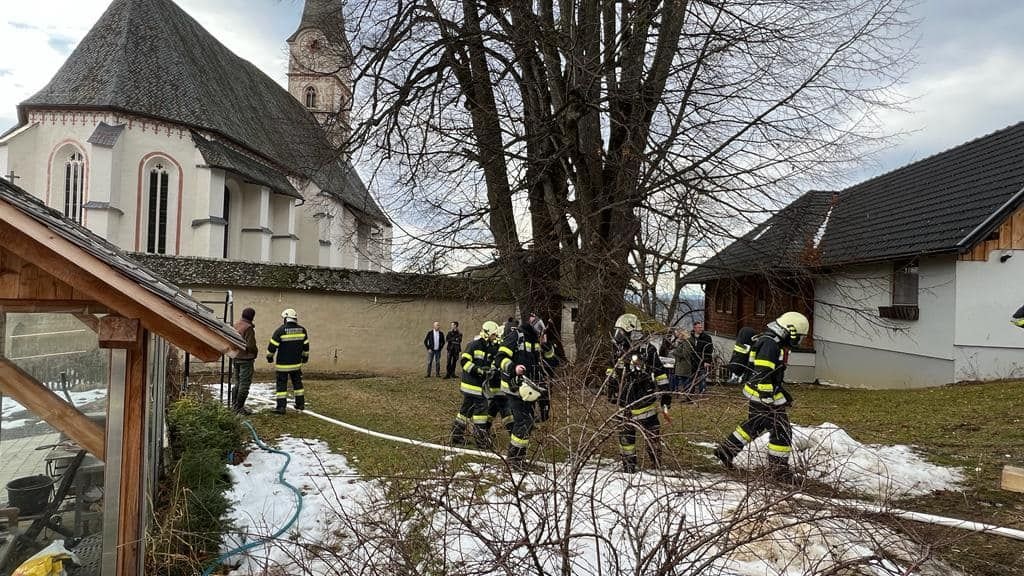 In Eberstein standen mehrere Feuerwehren bei einem Brand im Einsatz. 