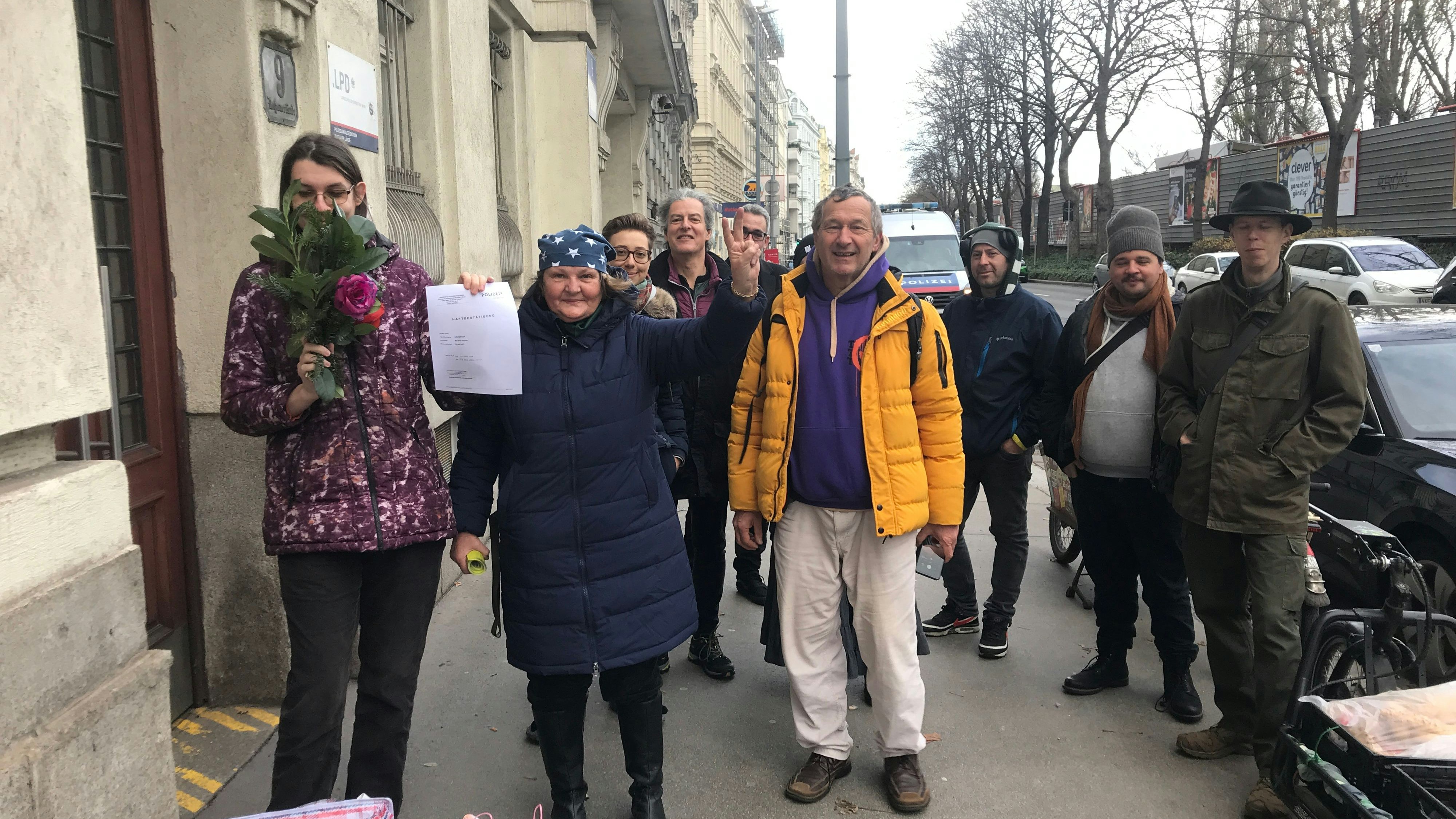 Martha Krumpeck ist wieder frei.