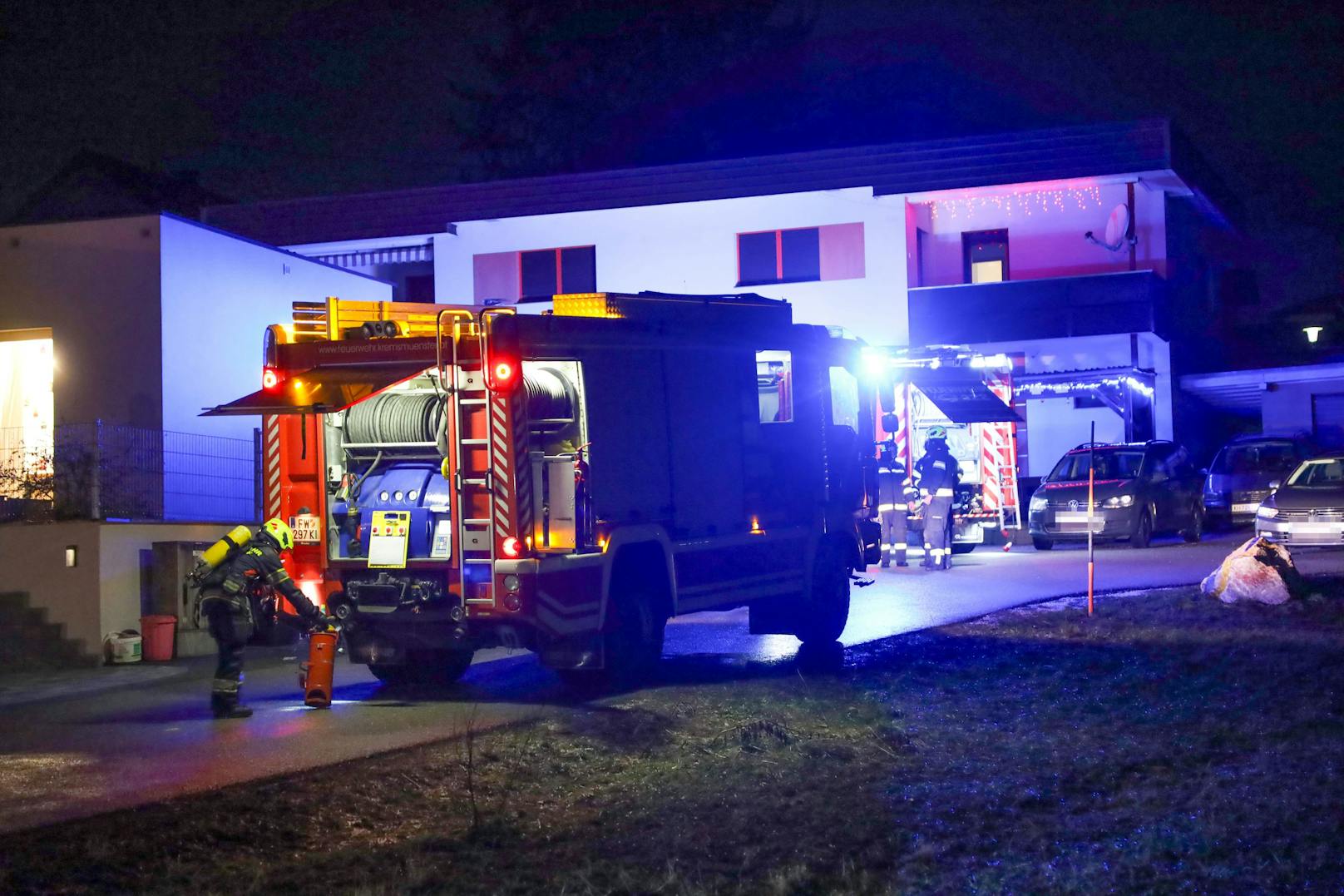 Drei Feuerwehren waren am späten Abend des Heiligen Abends in Kremsmünster (Bezirk Kirchdorf an der Krems) im Einsatz. Der Brand war beim Eintreffen bereits fast erloschen.