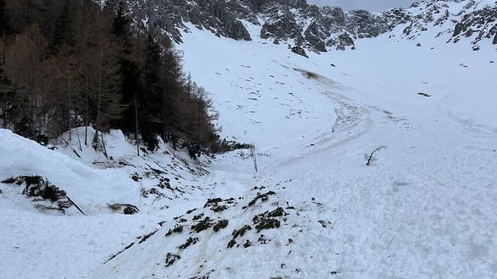 Auf Rax und Schneeberg gingen in den letzten Tagen Lawinen ab.