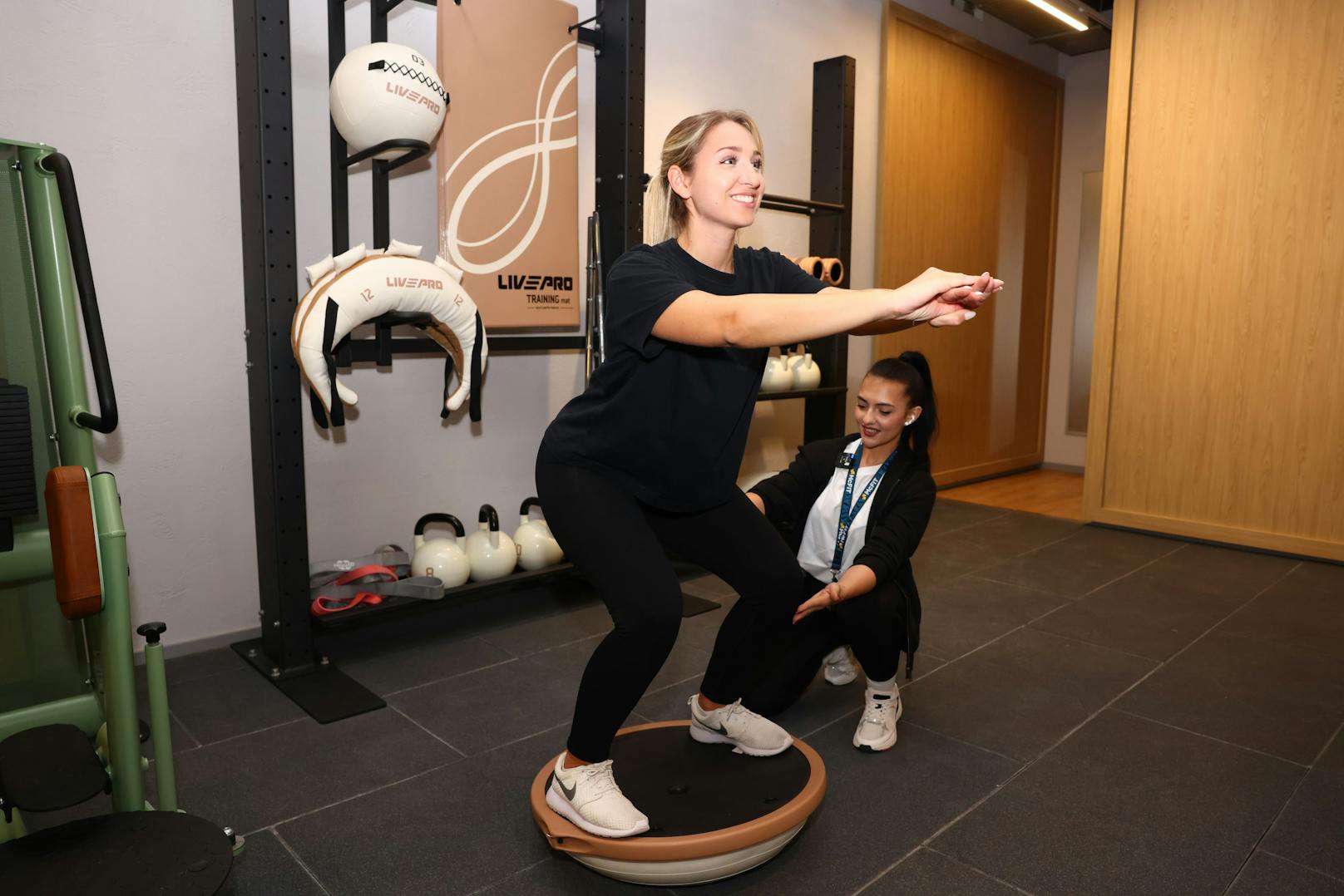 Balance und gezieltes Muskeltraining bietet diese neue Power-Plate.