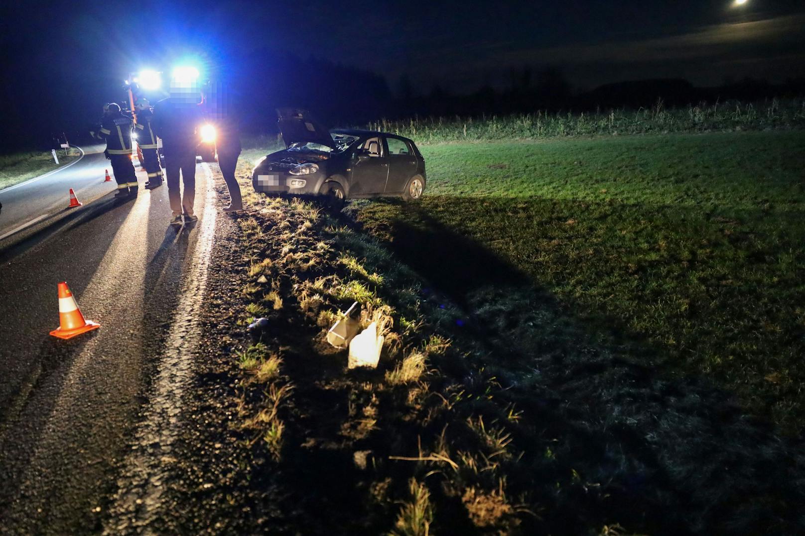 Ein schwerer Verkehrsunfall hat sich Dienstagfrüh auf der L513 Unterinnviertler Straße bei Taiskirchen im Innkreis (Bezirk Ried im Innkreis) ereignet.