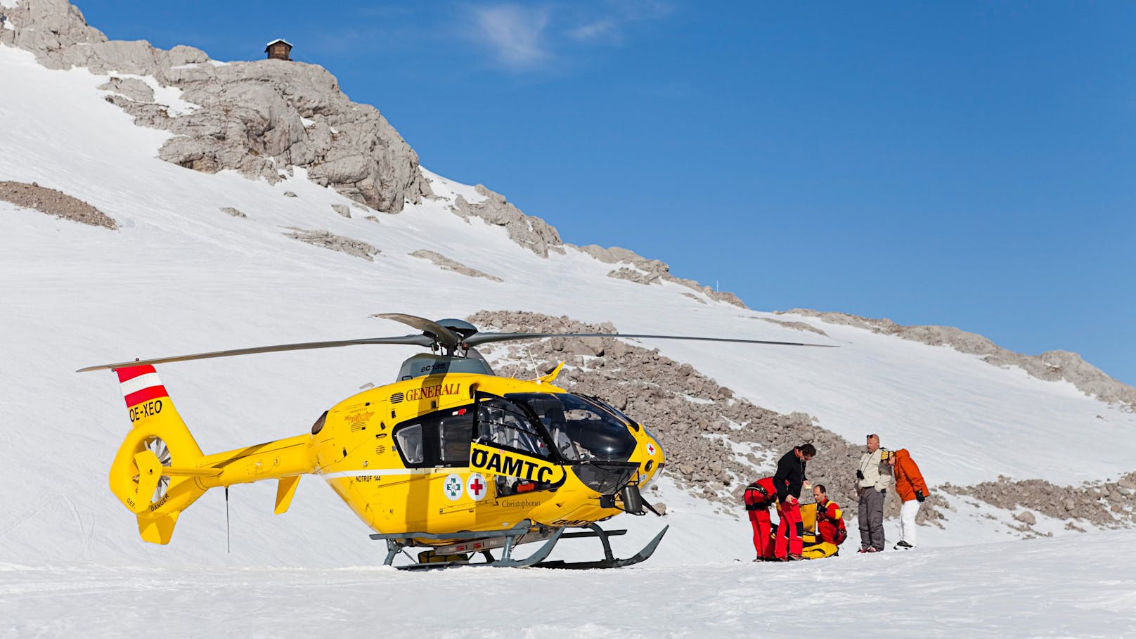 14-jähriger Skifahrer stürzt über Pistenrand – tot