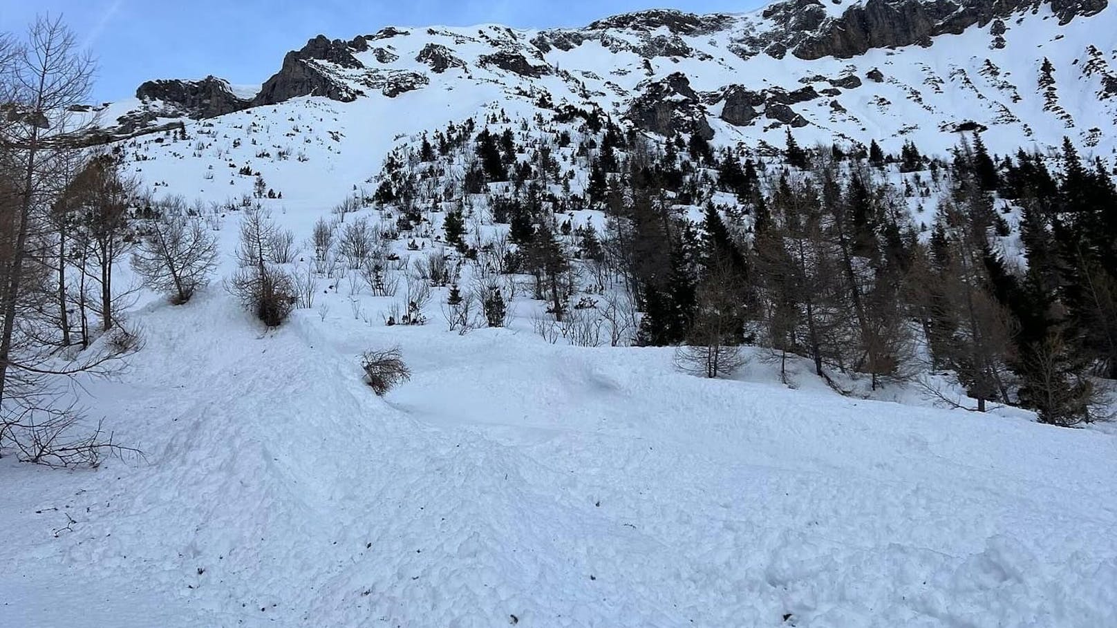 Die Bergrettung rät von Touren ab.