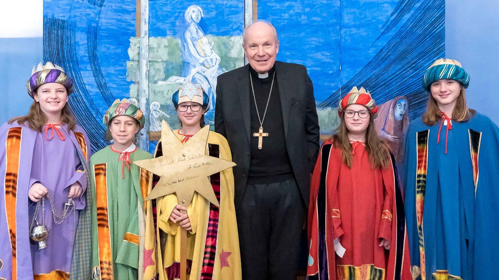 Eine Gruppe an Sternsingern besuchte zum Start der Dreikönigsaktion auch heuer wieder Kardinal Christoph Schönborn.
