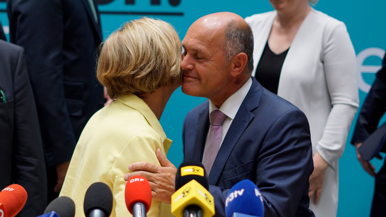 Damals war er Spitzenkandidat: Wolfgang Sobotka und Landeshauptfrau Johanna Mill-Leitner vor der Nationalratswahl 2017.