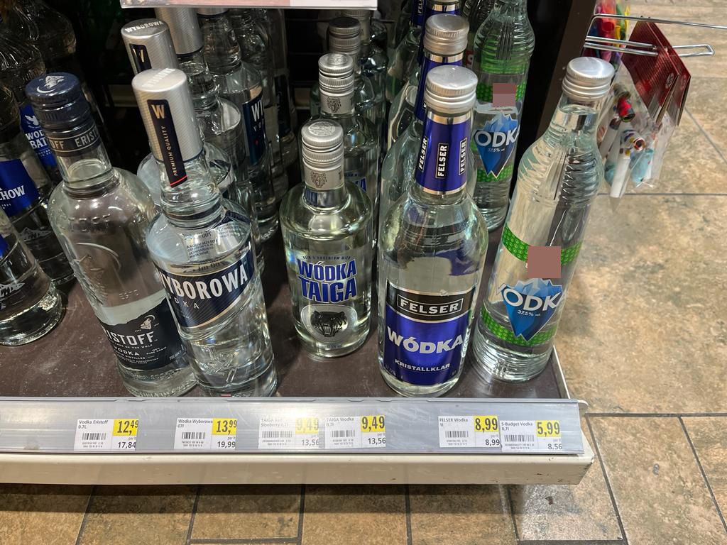 Eine Flasche Vodka für 5,99 Euro im Supermarkt.
