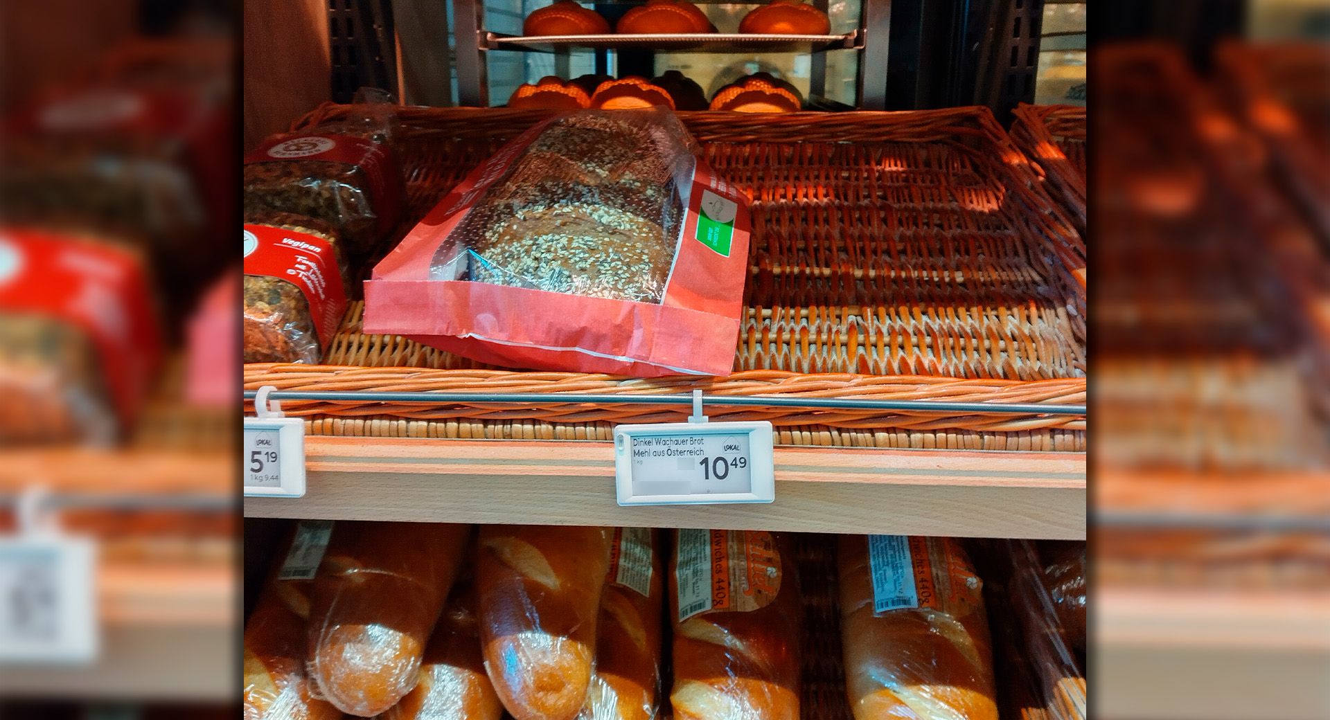 Das Dinkelbrot kostet pro Kilogramm 10,49 Euro.