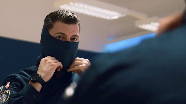 Der 34-Jährige Nico, wohl besser bekannt als "Officer Nixon" zeigt auf Instagram seinen Alltag als Polizist.