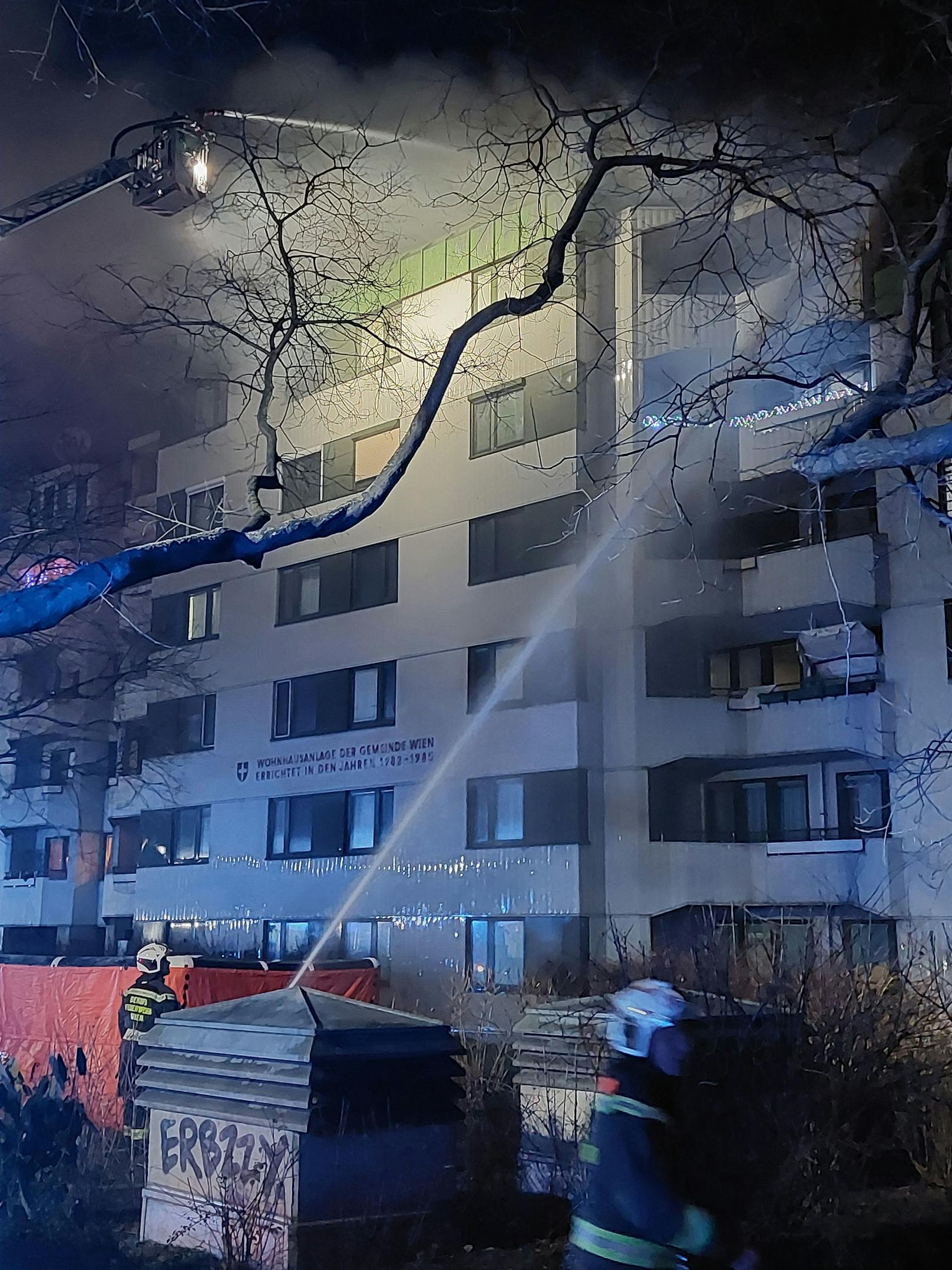 Die Feuerwehr war mit rund 80 Mann im Einsatz.