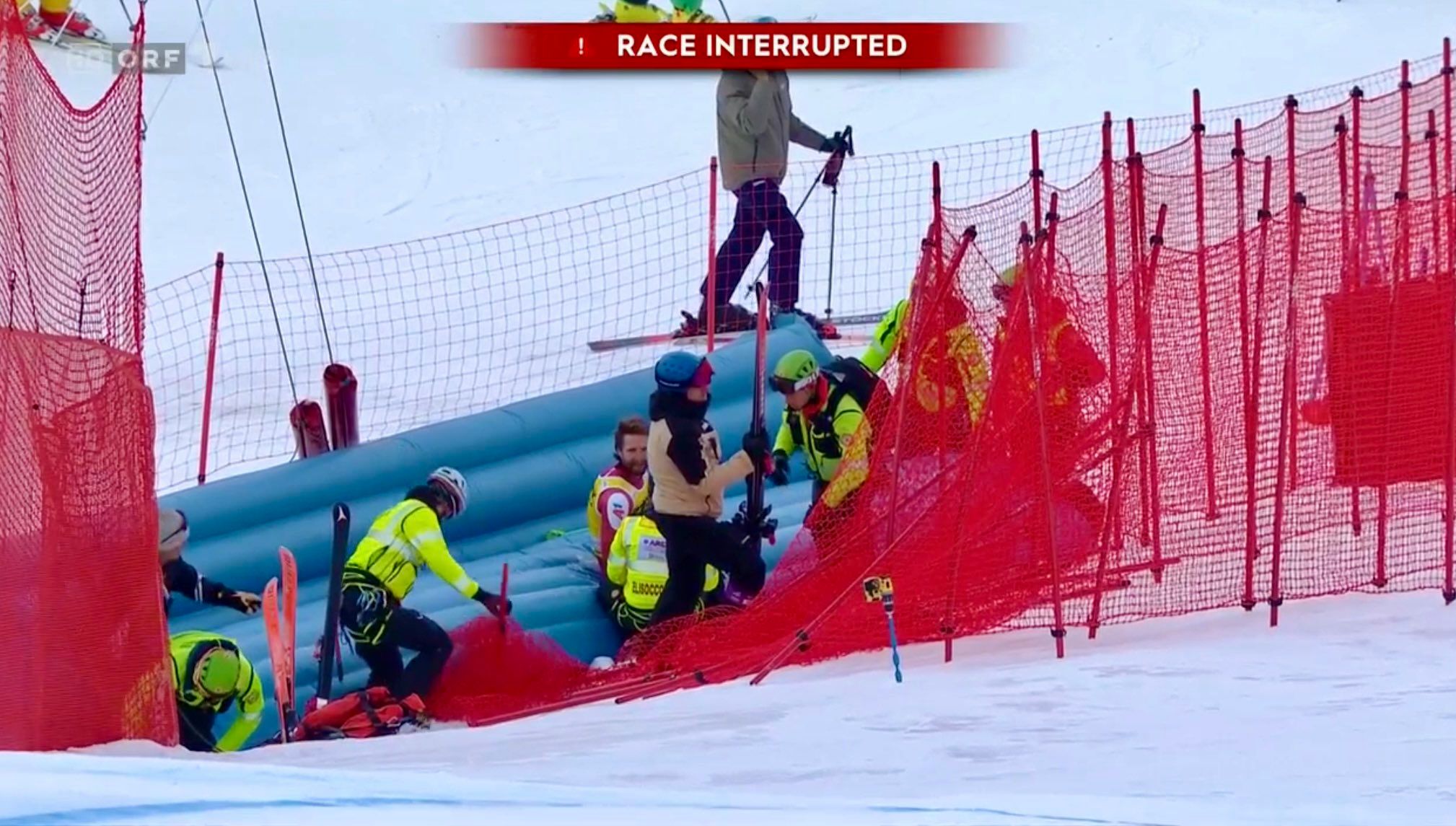 Marco Schwarz wird behandelt