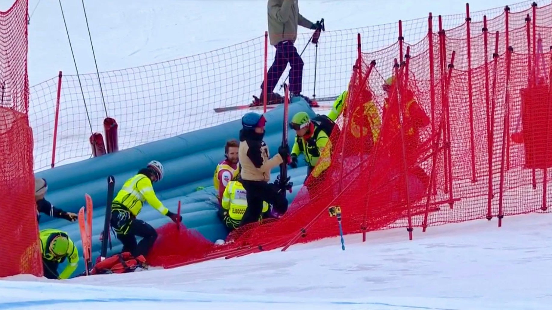 Marco Schwarz wird behandelt