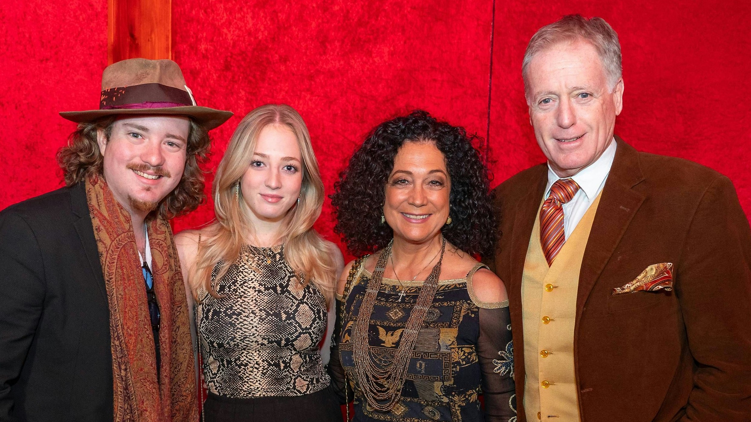 Barbara Wussoe mit Ehemann Albert Fortell und ihren Kinder Johanna und Nikolaus