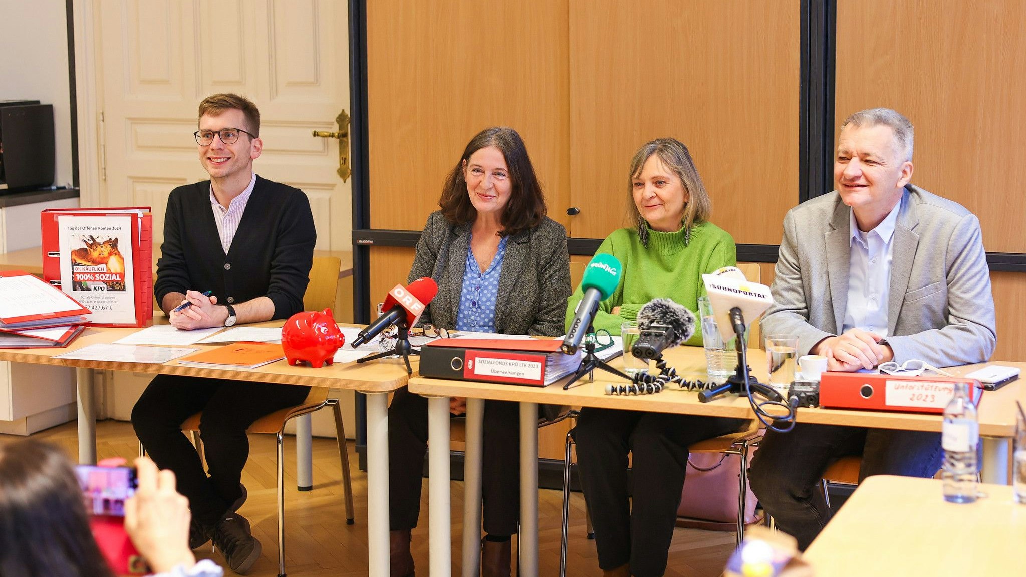 Zum Jahresabschluss gab es bei der KPÖ den "Tag der offenen Konten".