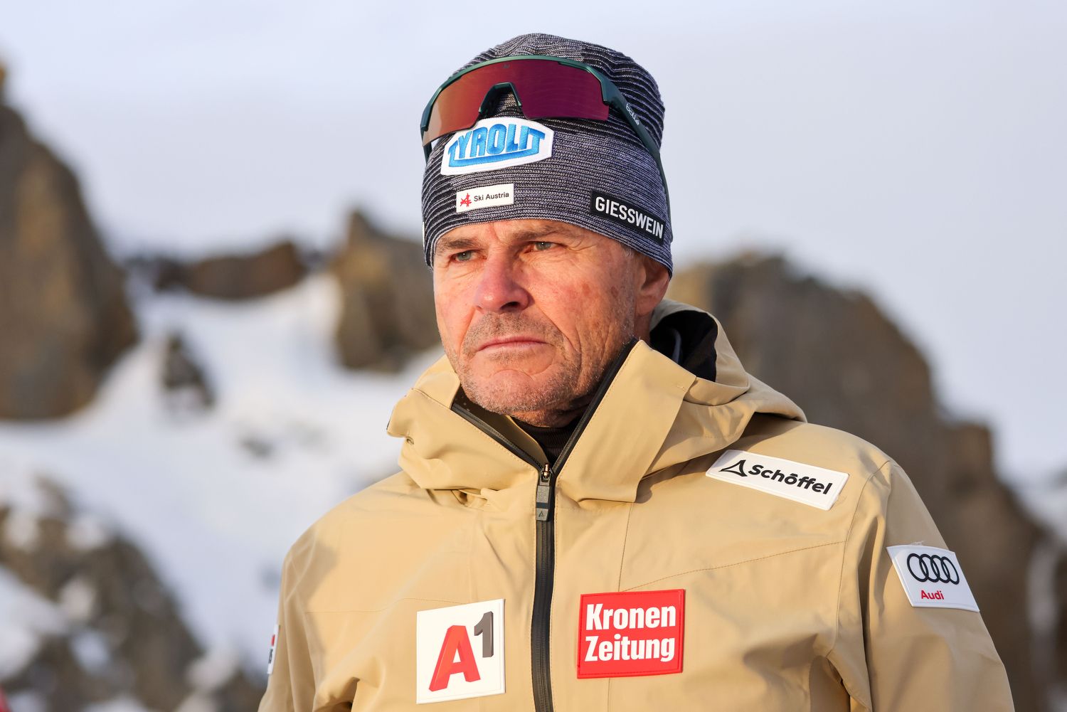 Herbert Mandl spricht über die schwere Verletzung von Marco Schwarz. 