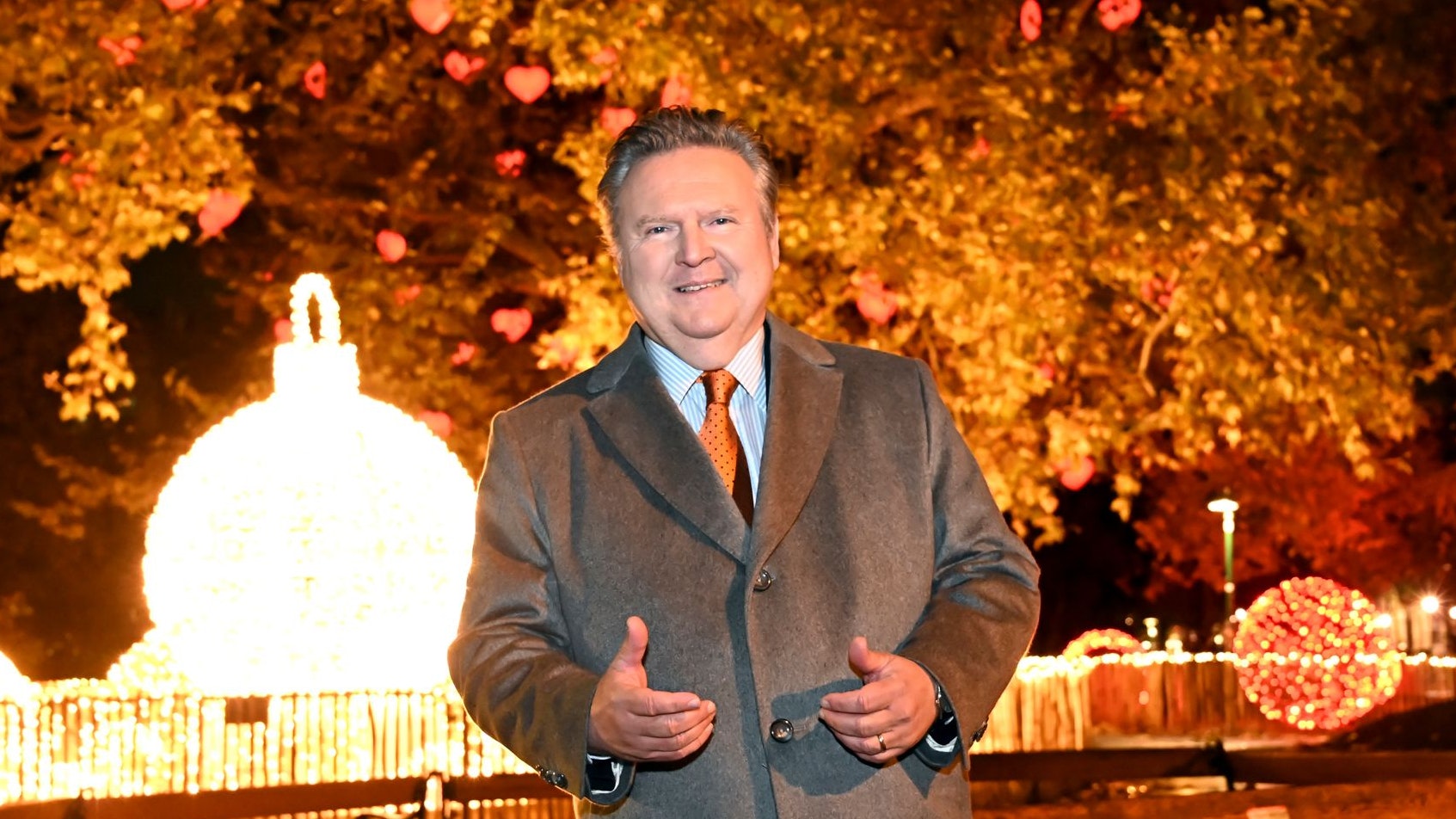 Bürgermeister Michael Ludwig (SPÖ) zog erfreuliche Bilanz über den Besucheransturm am Wiener Christkindlmarkt. 