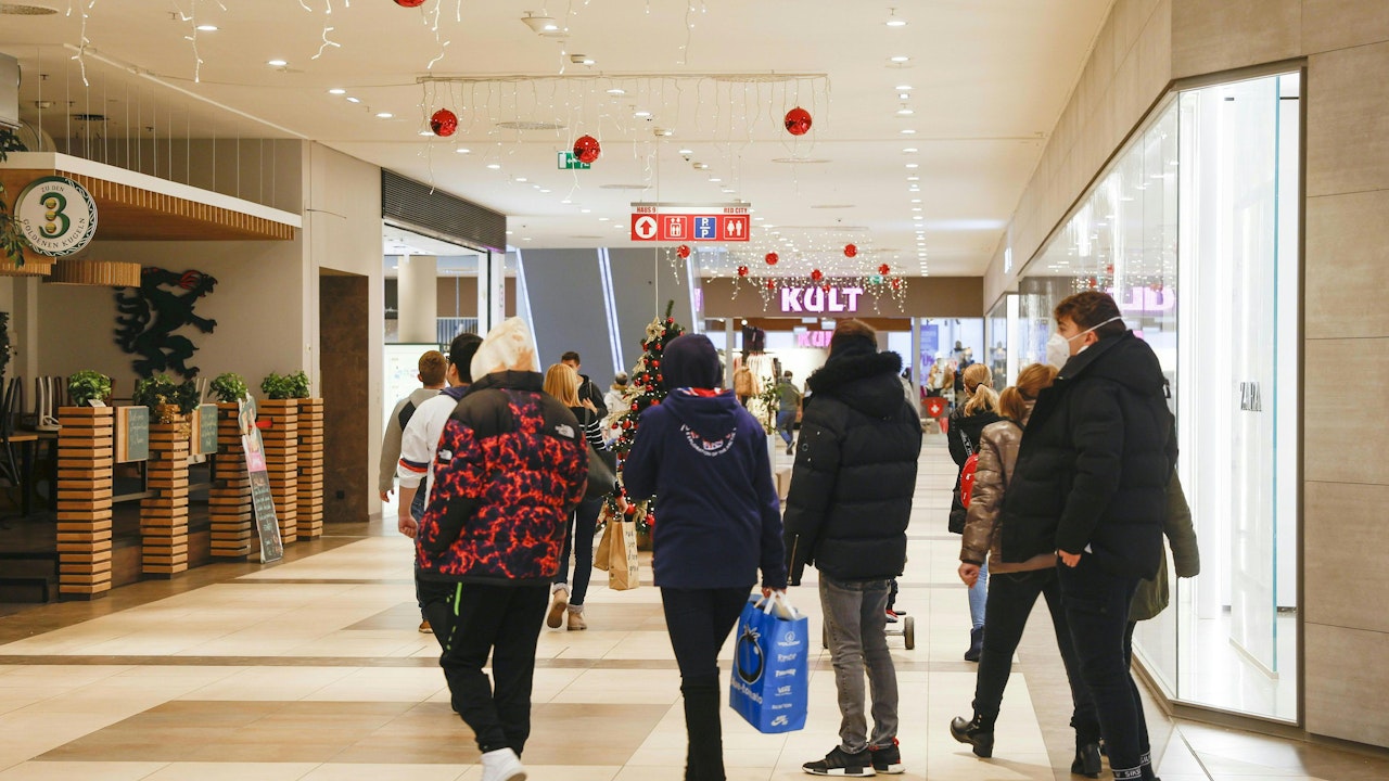 Heute.at - Teenie-Bande schlägt zu und raubt sogar Kinder aus