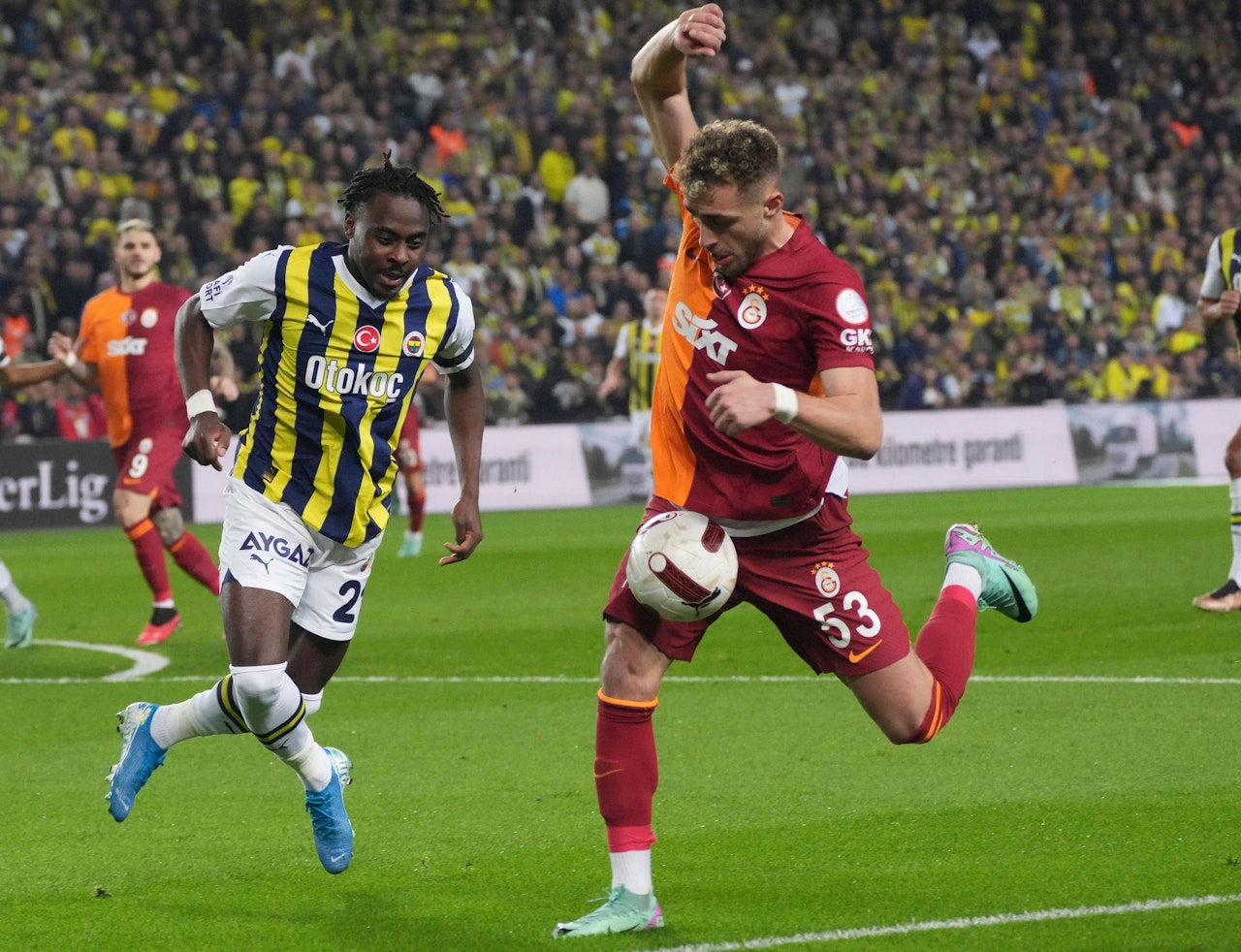 Türkischer Supercup: Veranstalter werfen Galatasaray und Fenerbahçe  Istanbul Wortbruch vor - DER SPIEGEL
