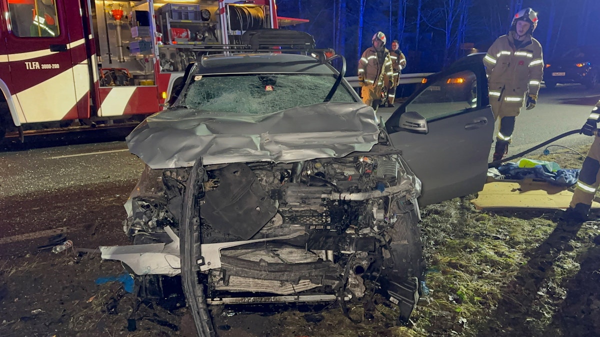 Verkehrsunfall auf der Loferer Bundesstrasse in Söll  -Fotocredit: ZOOM.TIROL 