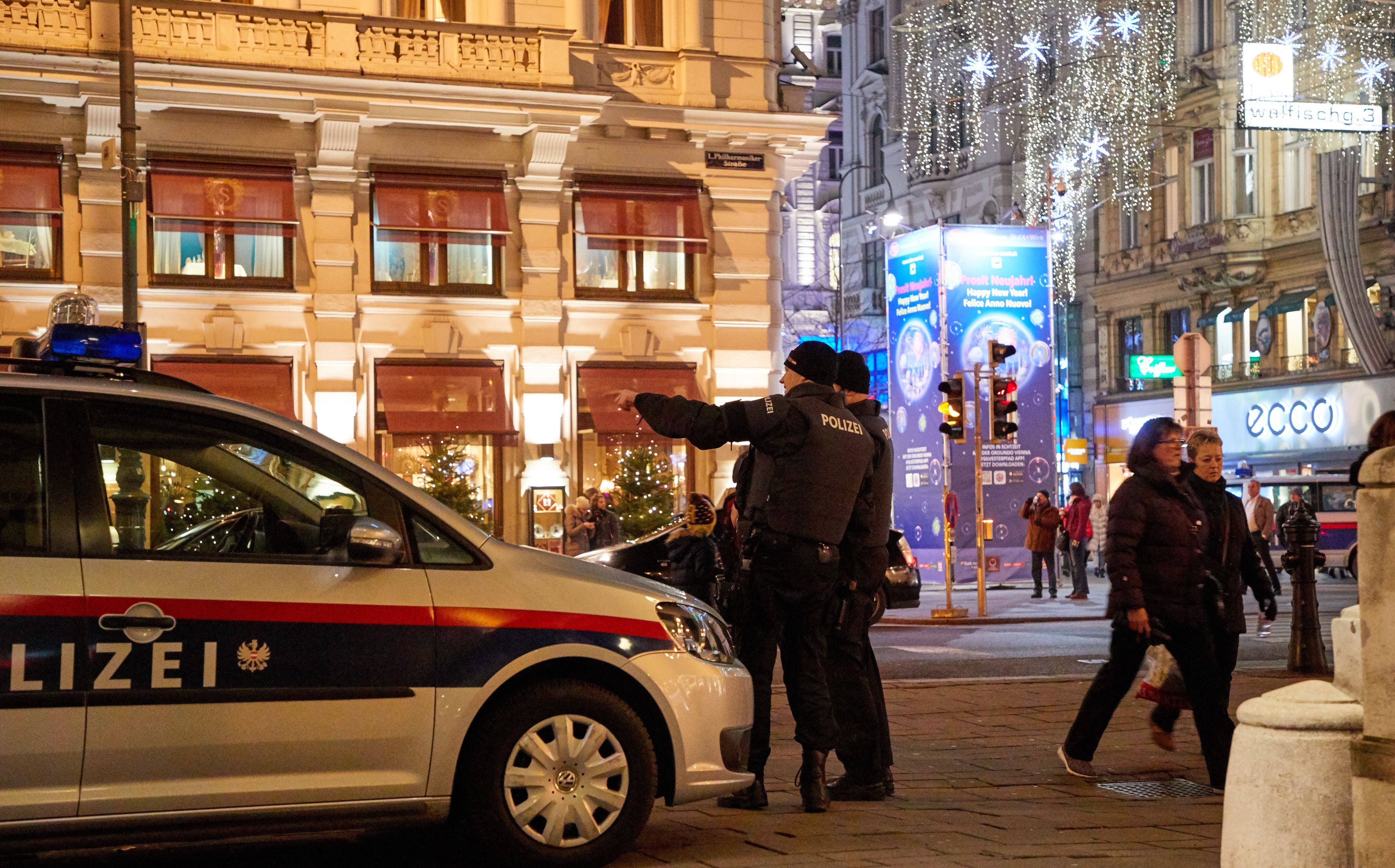 Auch heuer werden wieder zahlreiche Polizisten in der Silvesternacht im Einsatz stehen. Archivbild.