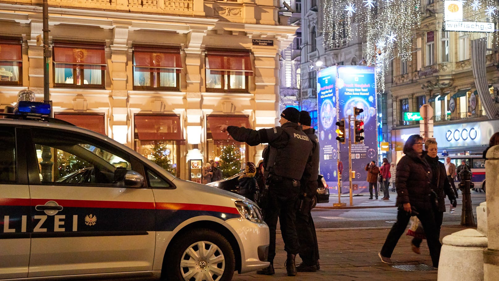Höhere Terrorwarnung, Böller – Polizei im Großeinsatz