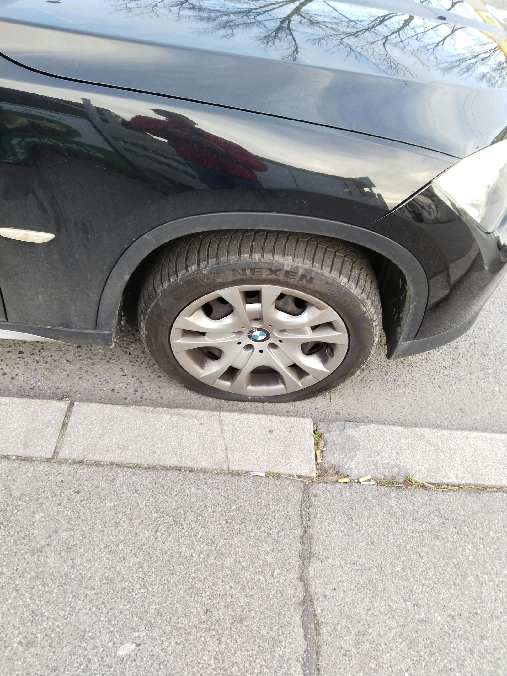 Denis muss seinen BMW X1 nun stehen lassen.