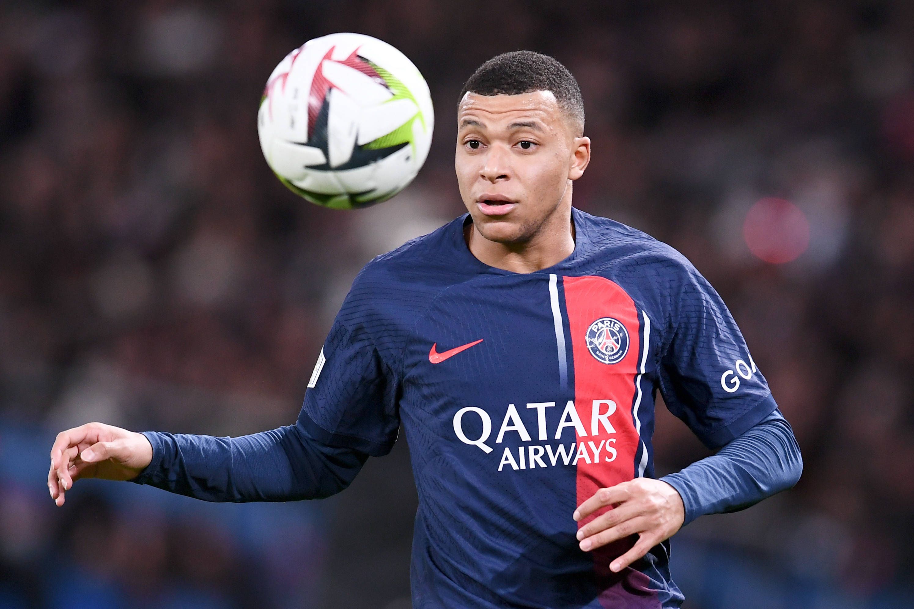 Kylian Mbappe erhält eine Wechsel-Deadline. 