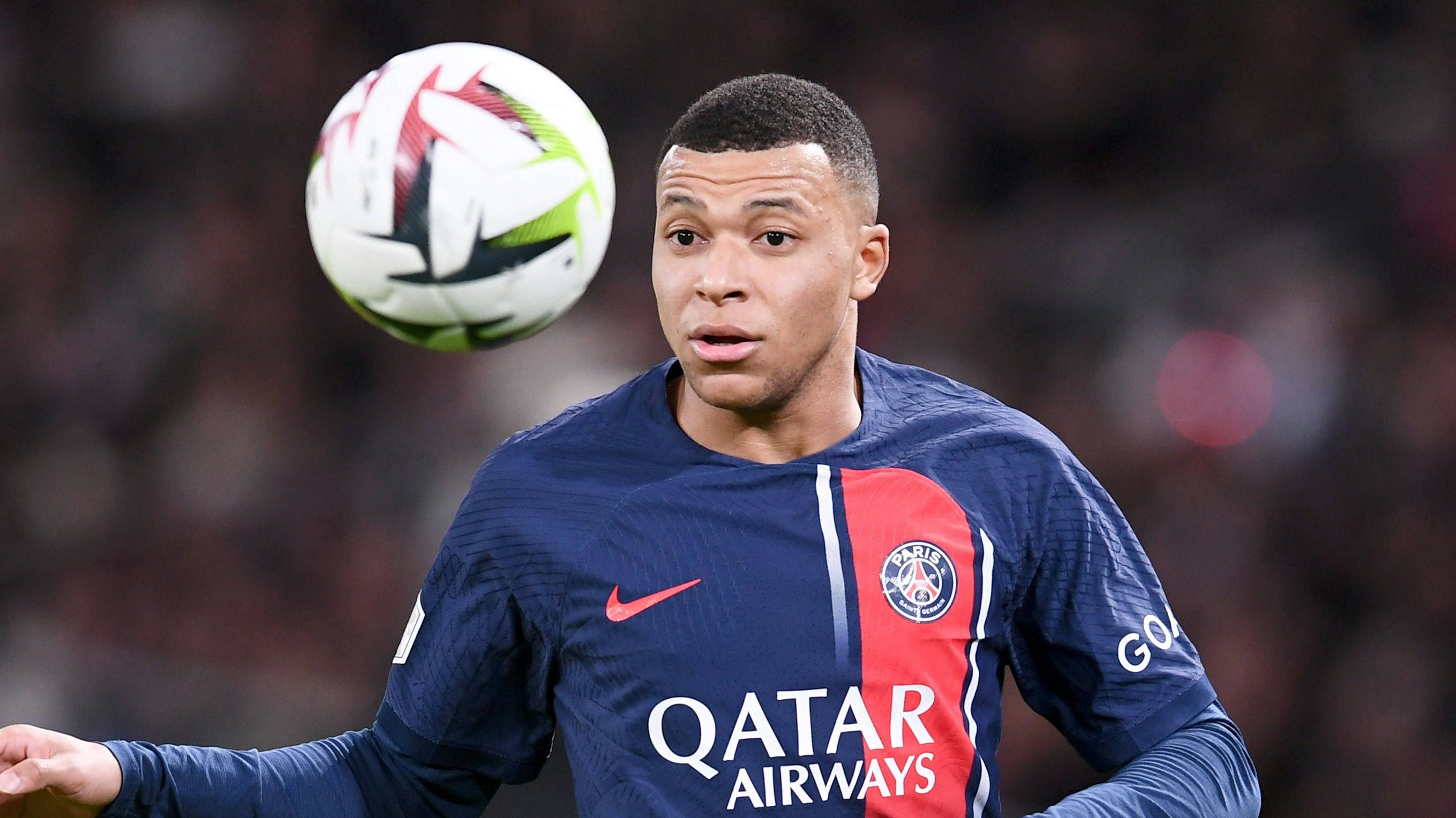 Kylian Mbappe erhält eine Wechsel-Deadline. 