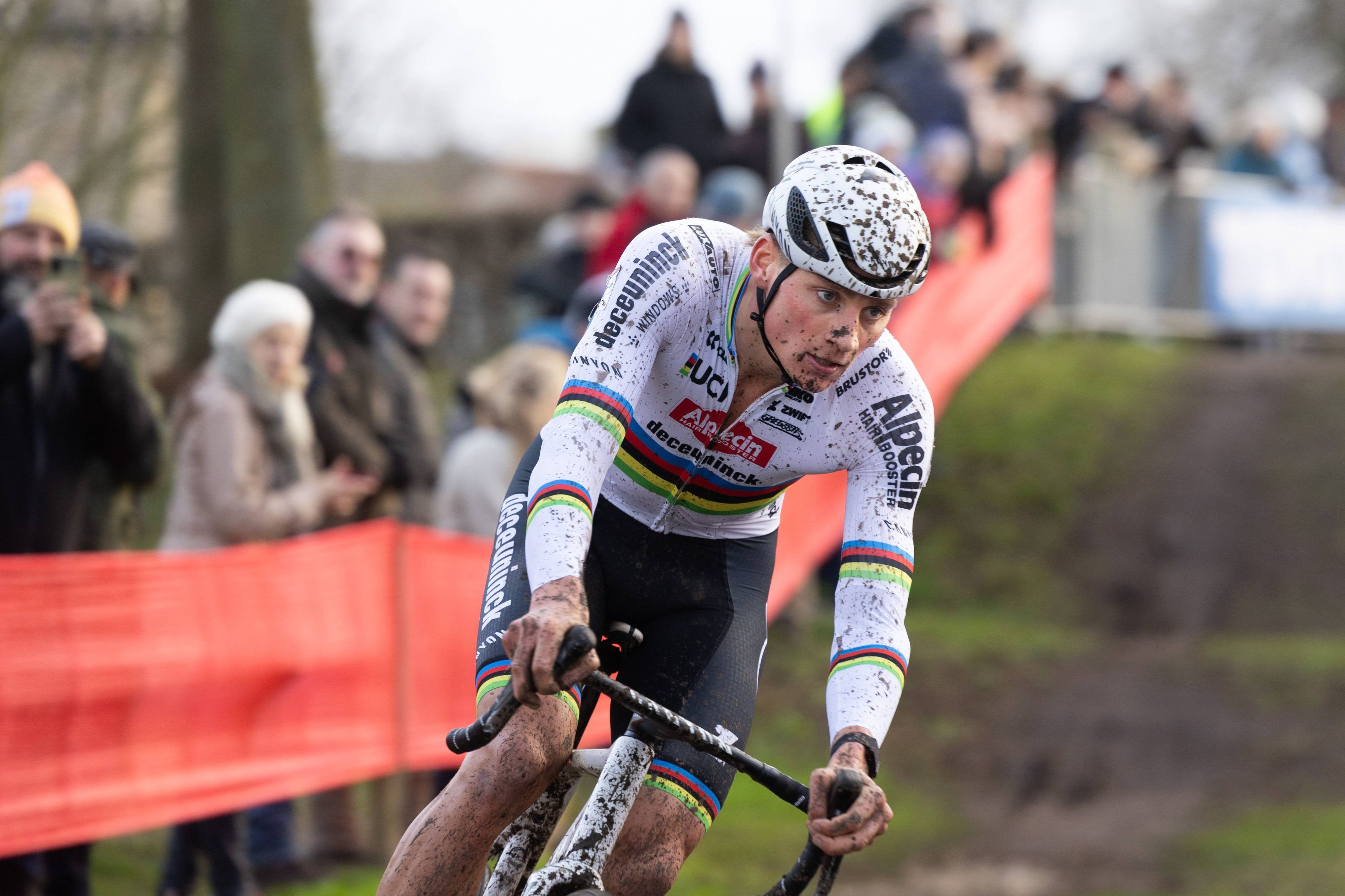 Mathieu van der Poel sorgte bei seinem Heimrennen für einen Spuck-Eklat. 