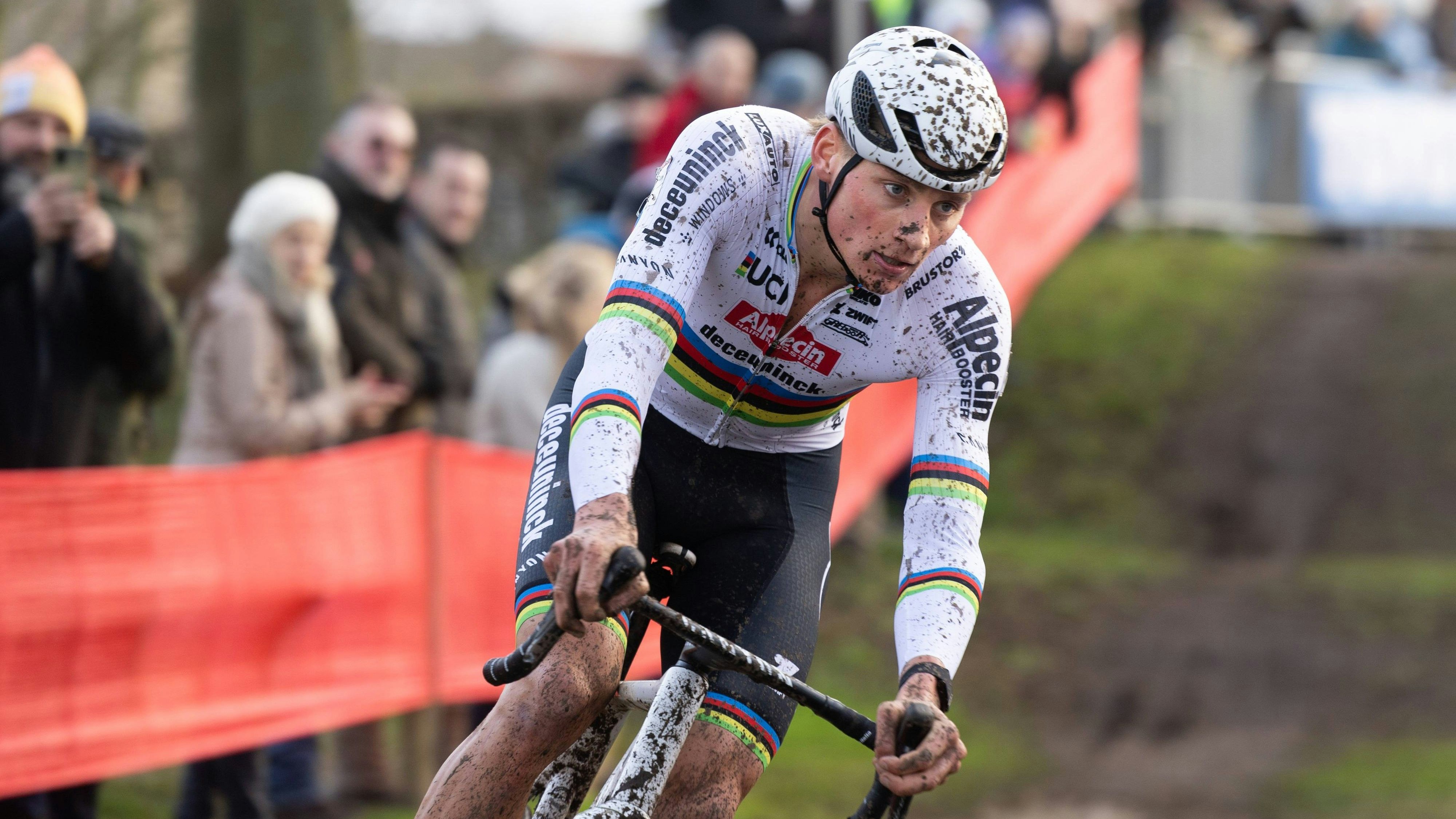 Mathieu van der Poel sorgte bei seinem Heimrennen für einen Spuck-Eklat. 