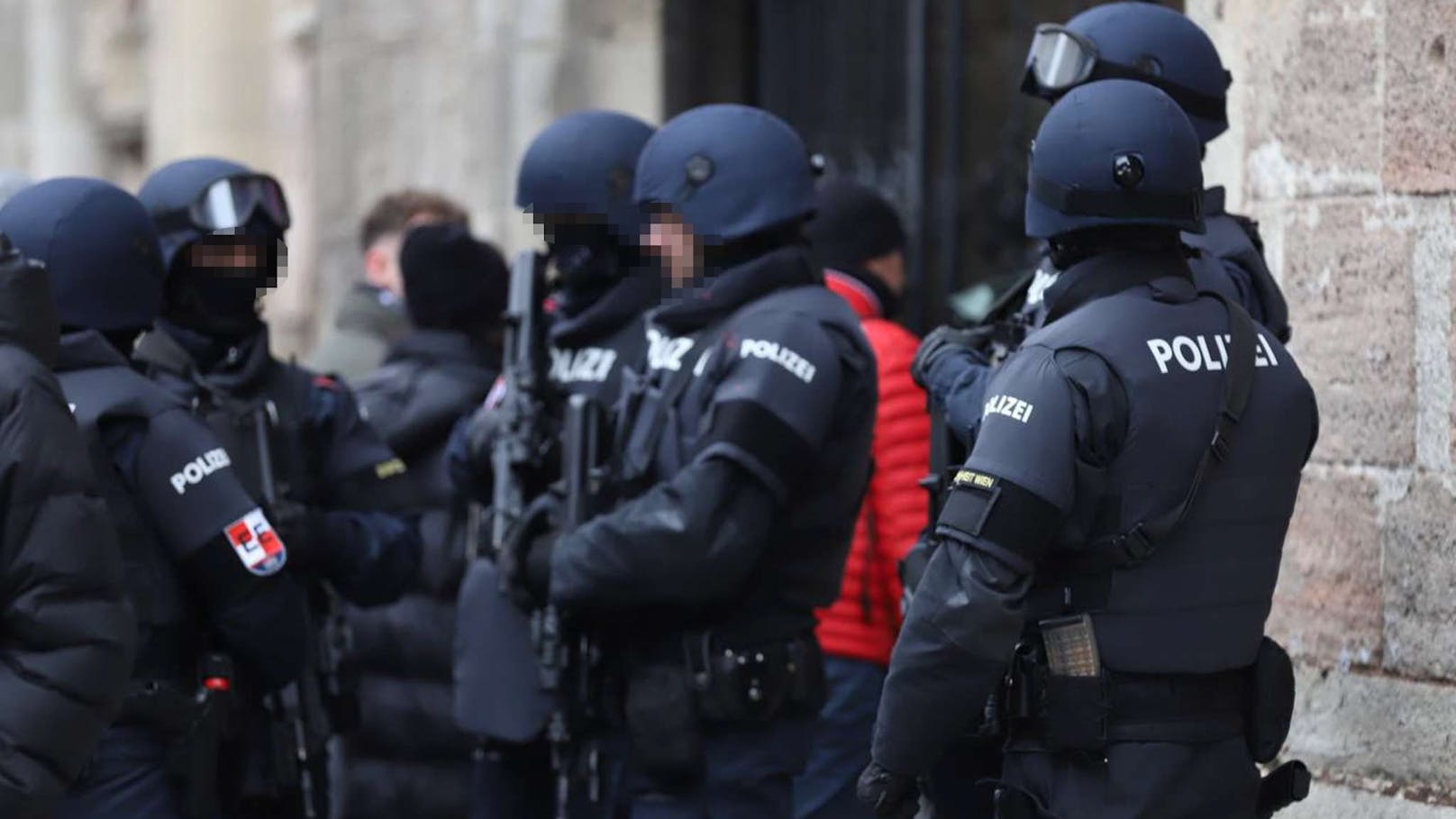 Terror-Angst zu Silvester – Beamte bewachen Wiener City